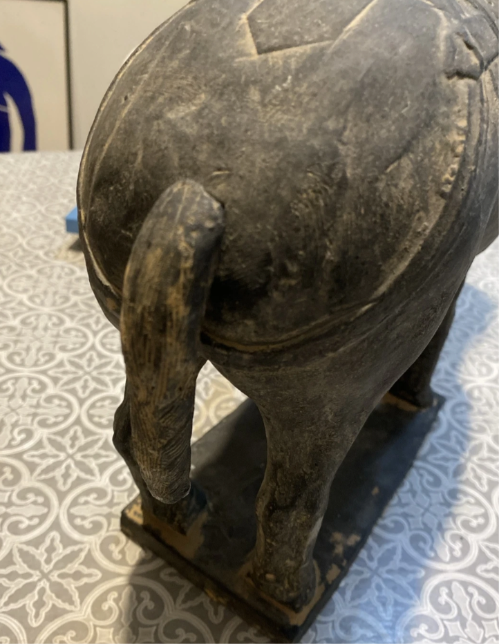 Figurine sculpture Cheval de l’Empire qing shi huang manque une oreille