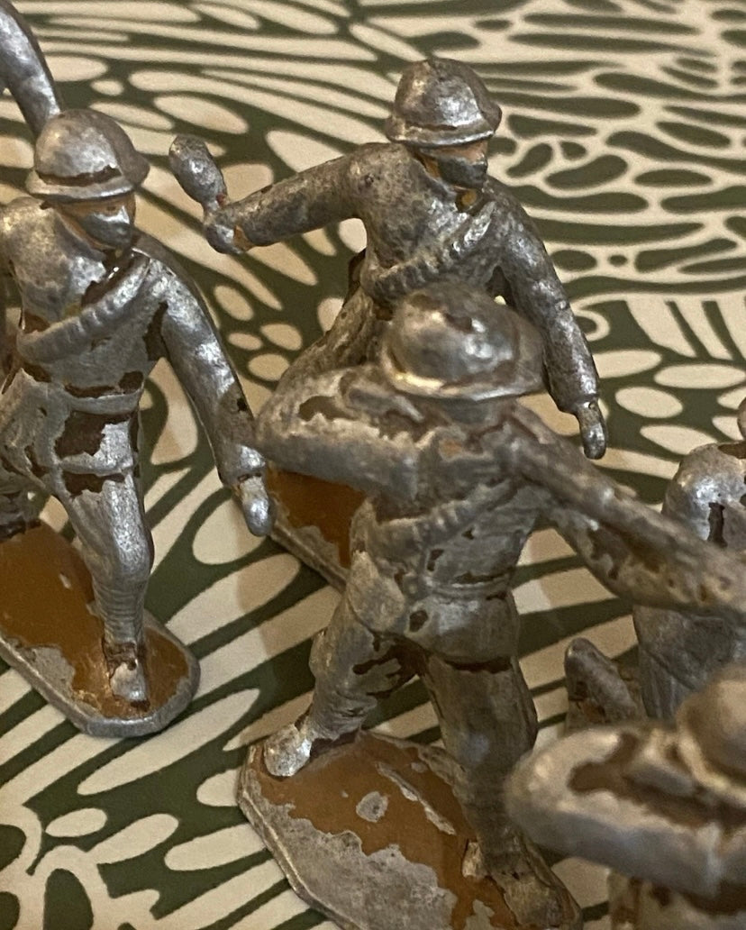 Figurines anciennes DC. Soldats Lot de 7 en plomb creux