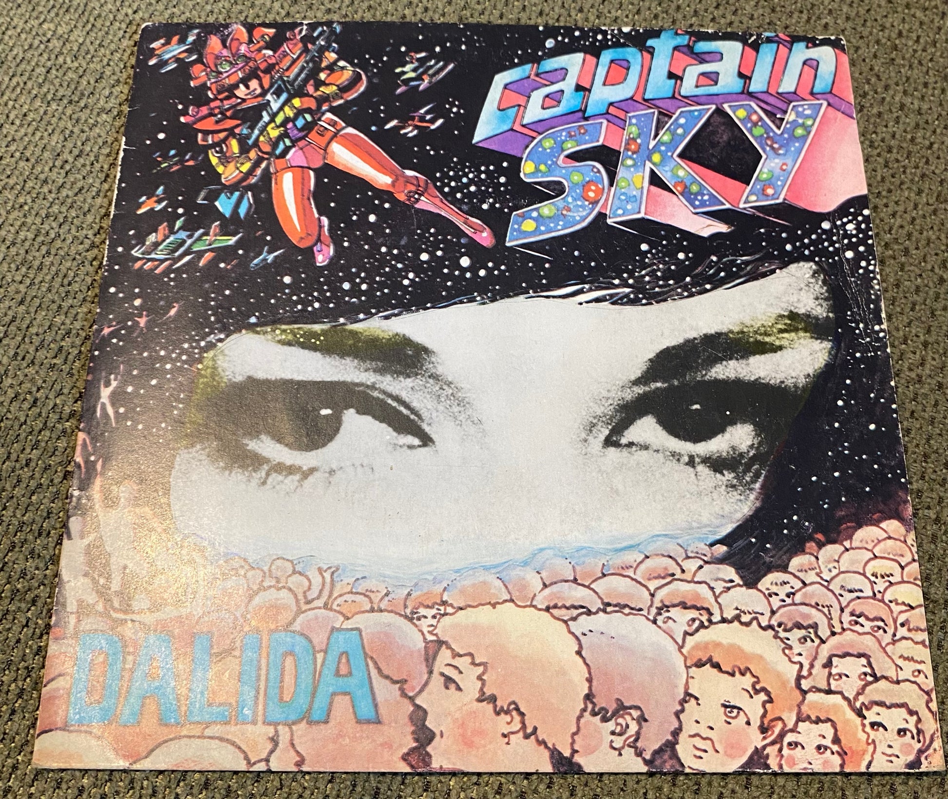 Disque vinyle 45 tours Dalida. Captain Sky.