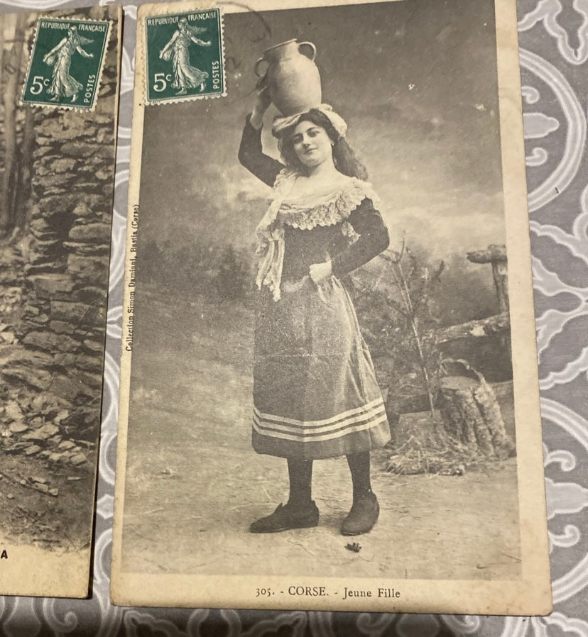 Cartes postales anciennes femmes corses Lot de 2. Début 1900