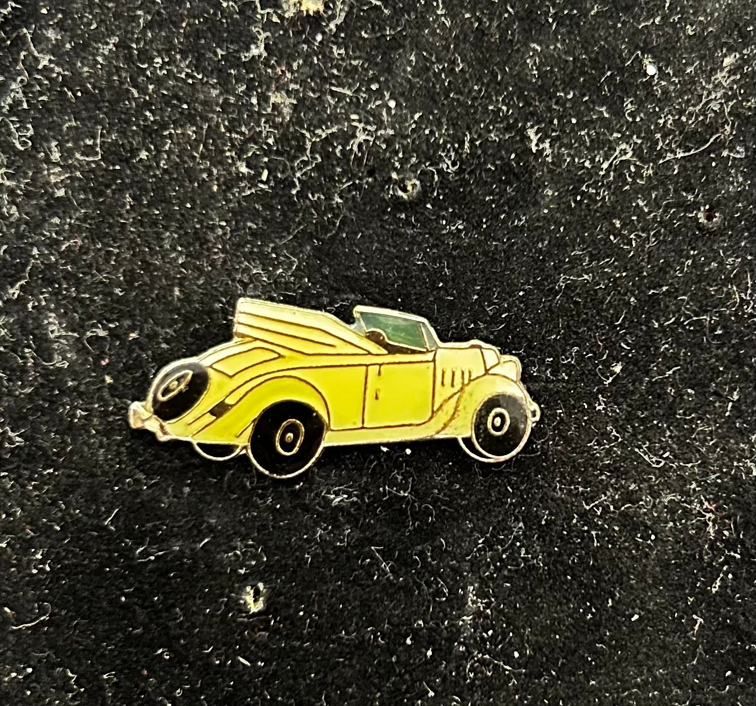 Pin’s ancien de collection 2 Cv cabriolet