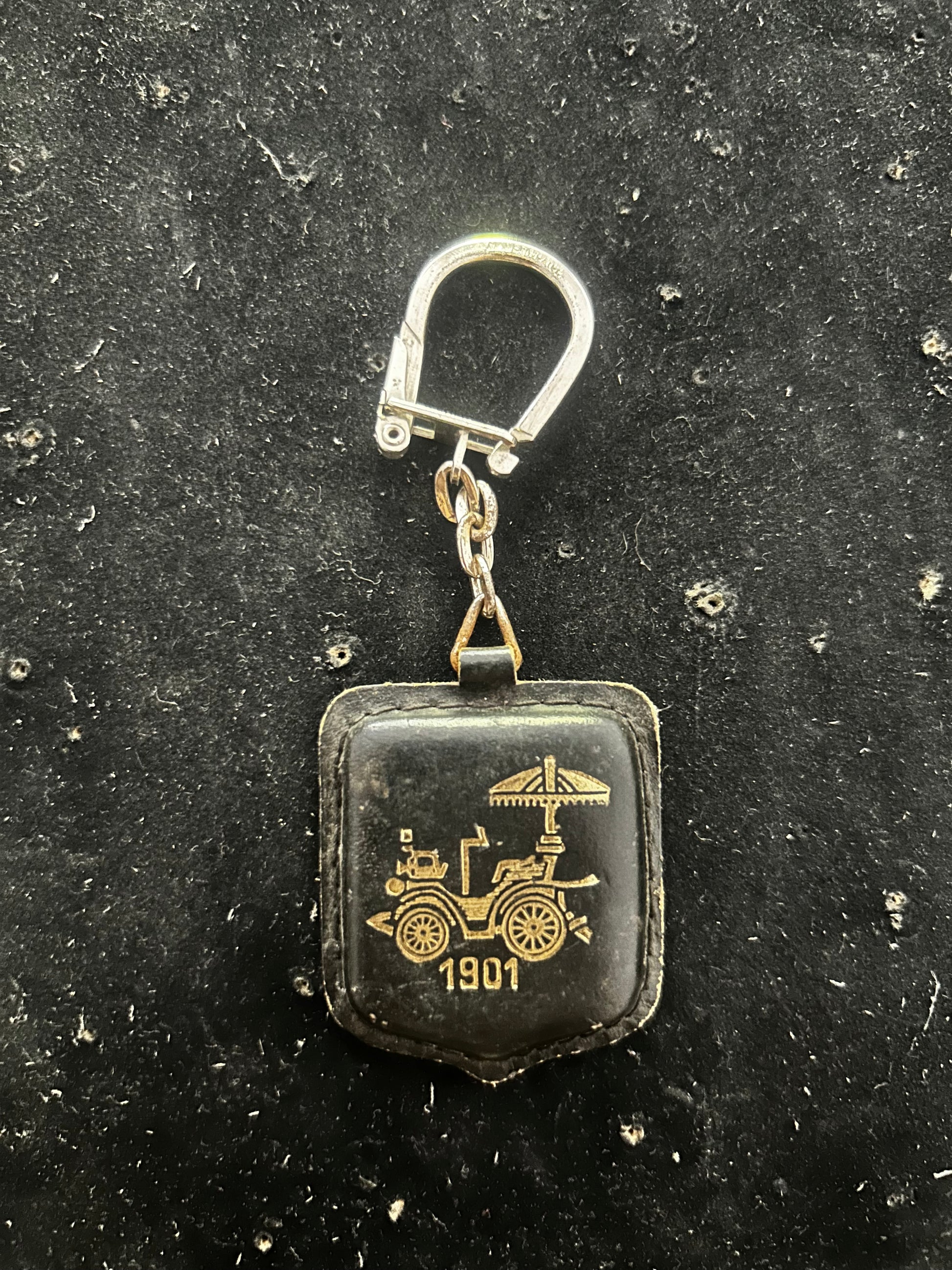 Porte clefs ancien Foyer Laïque municipal Noisy le grand Kermesse 1966
