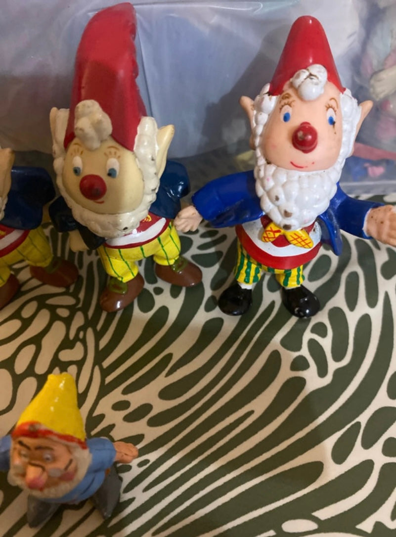 Figurines anciennes nains et autres Disney. Lot de 6