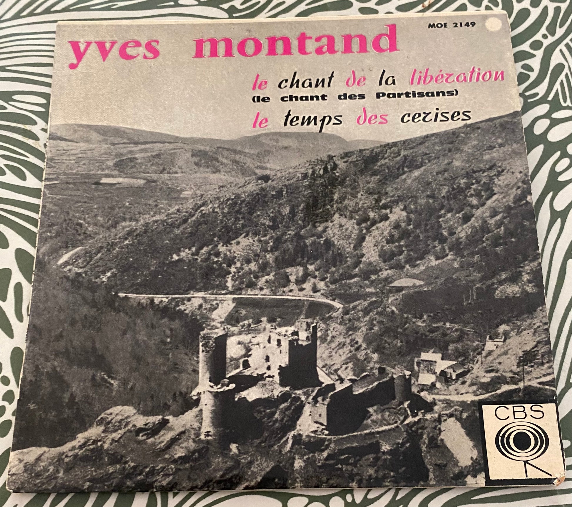 Disque vinyle 45 tours Yves Montand. Le chant de la libération