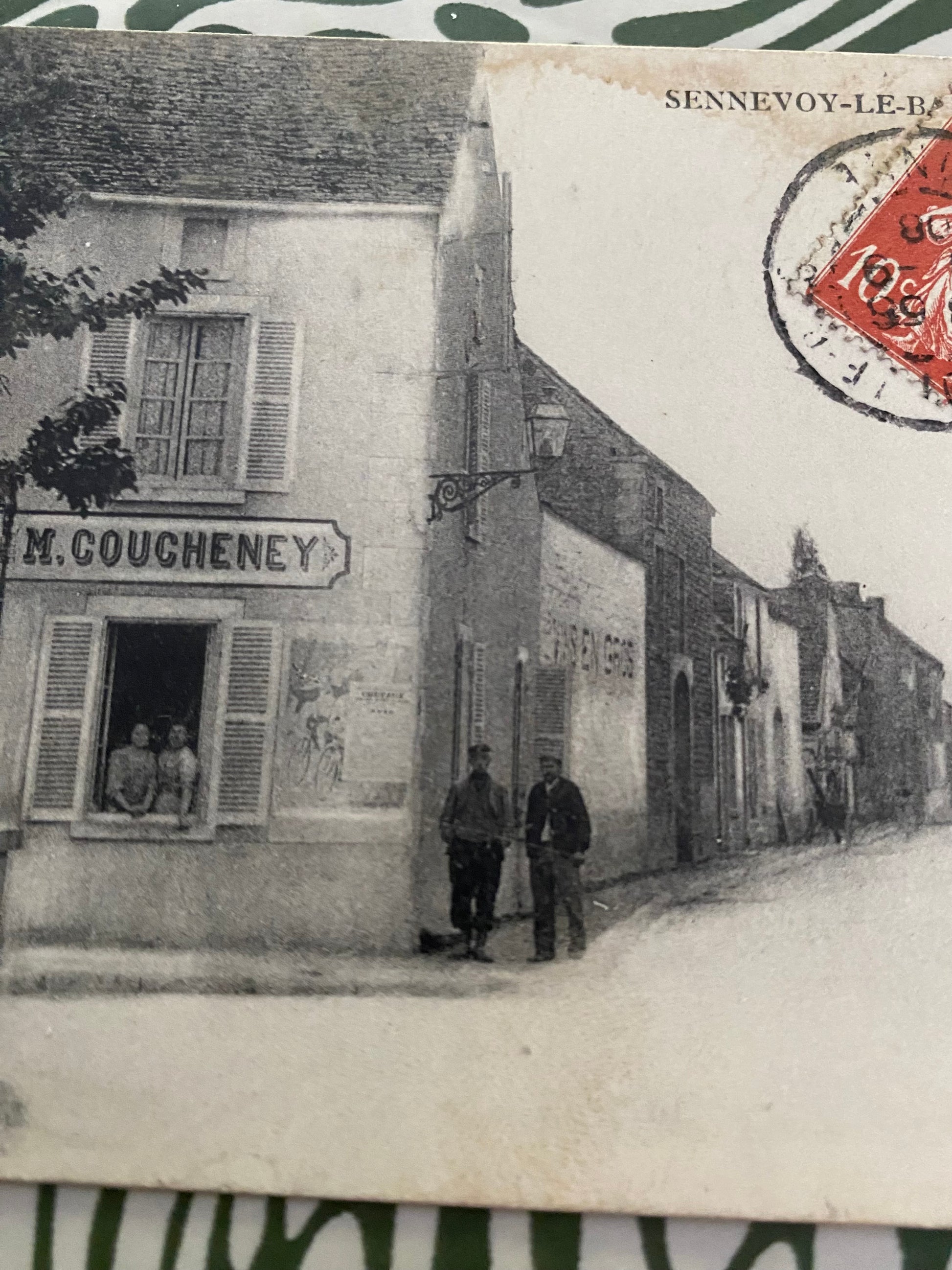 Carte postale ancienne. Sennevoy-Le-Bas. Yonne. La grande Rue. 1908