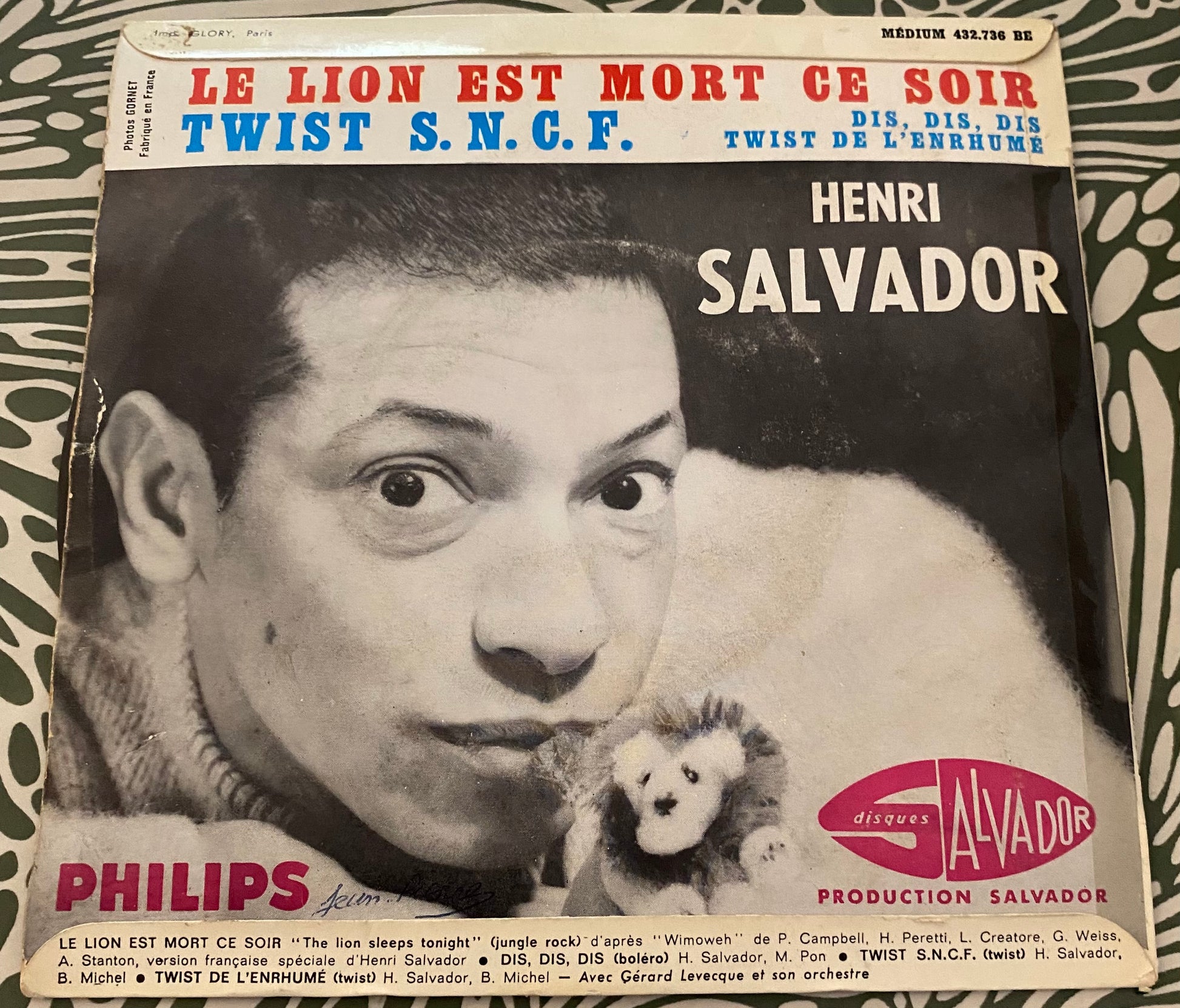 Disque vinyle 45 tours Henri Salvador. Le lion est mort ce soir