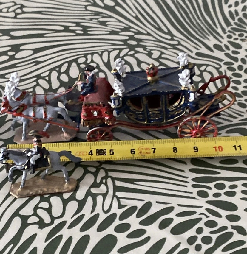 Figurines anciennes CBG Mignot Carrosse Le Sacre de Napoléon en plomb. Petite taille voir Photos