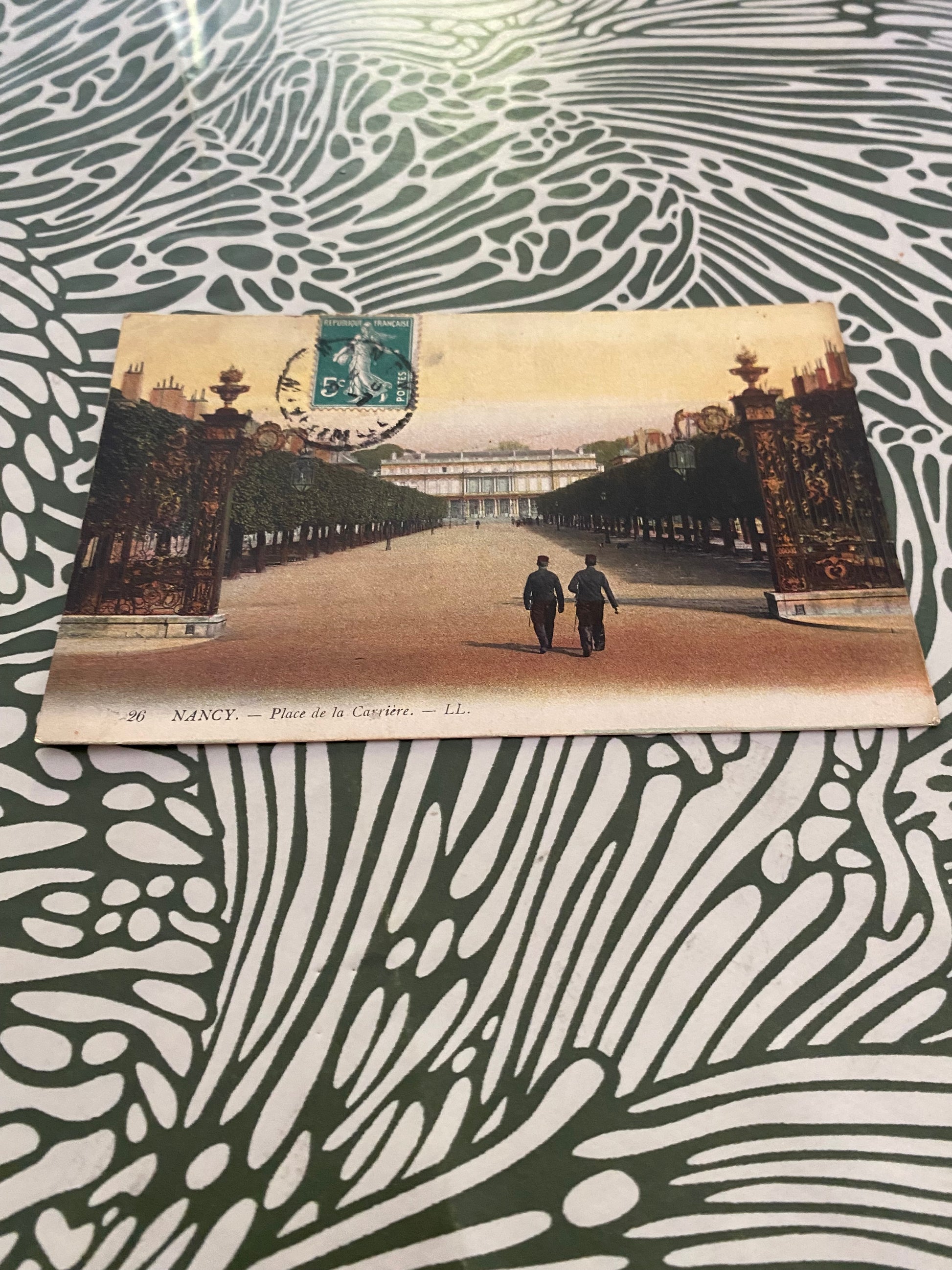 Carte postale ancienne. Nancy. Place de la carrière. LL