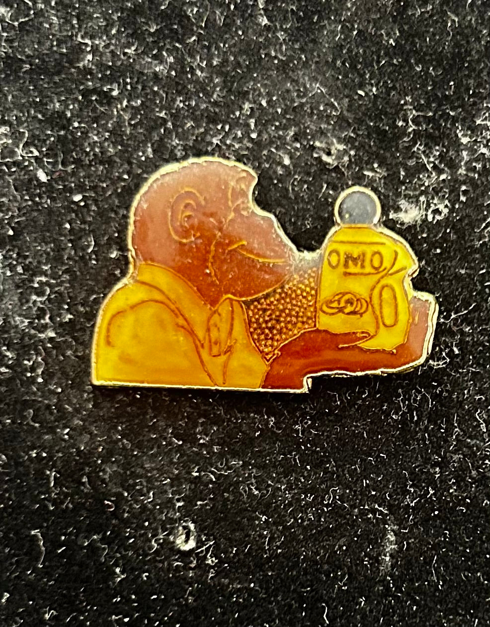 Pin’s ancien Lessive OMO