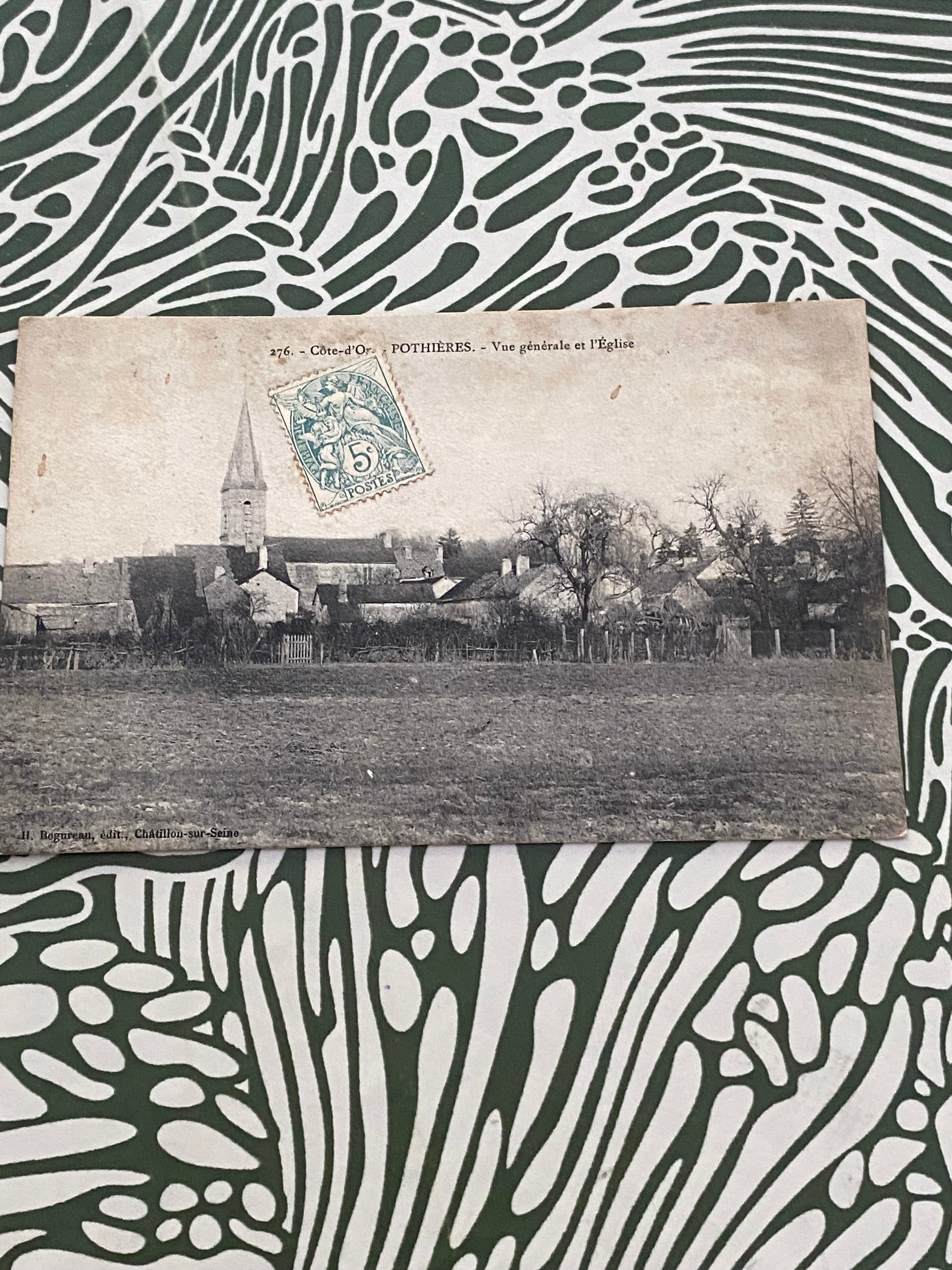 Carte postale ancienne. Côte d’or. Pothieres vue générale et l’église