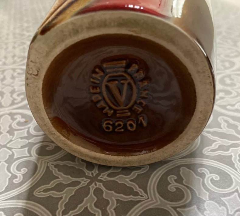 Vase ancien Vallauris, 6201. Auteur 20 cm largeur en haut 10 cm. Fabriqué en France.