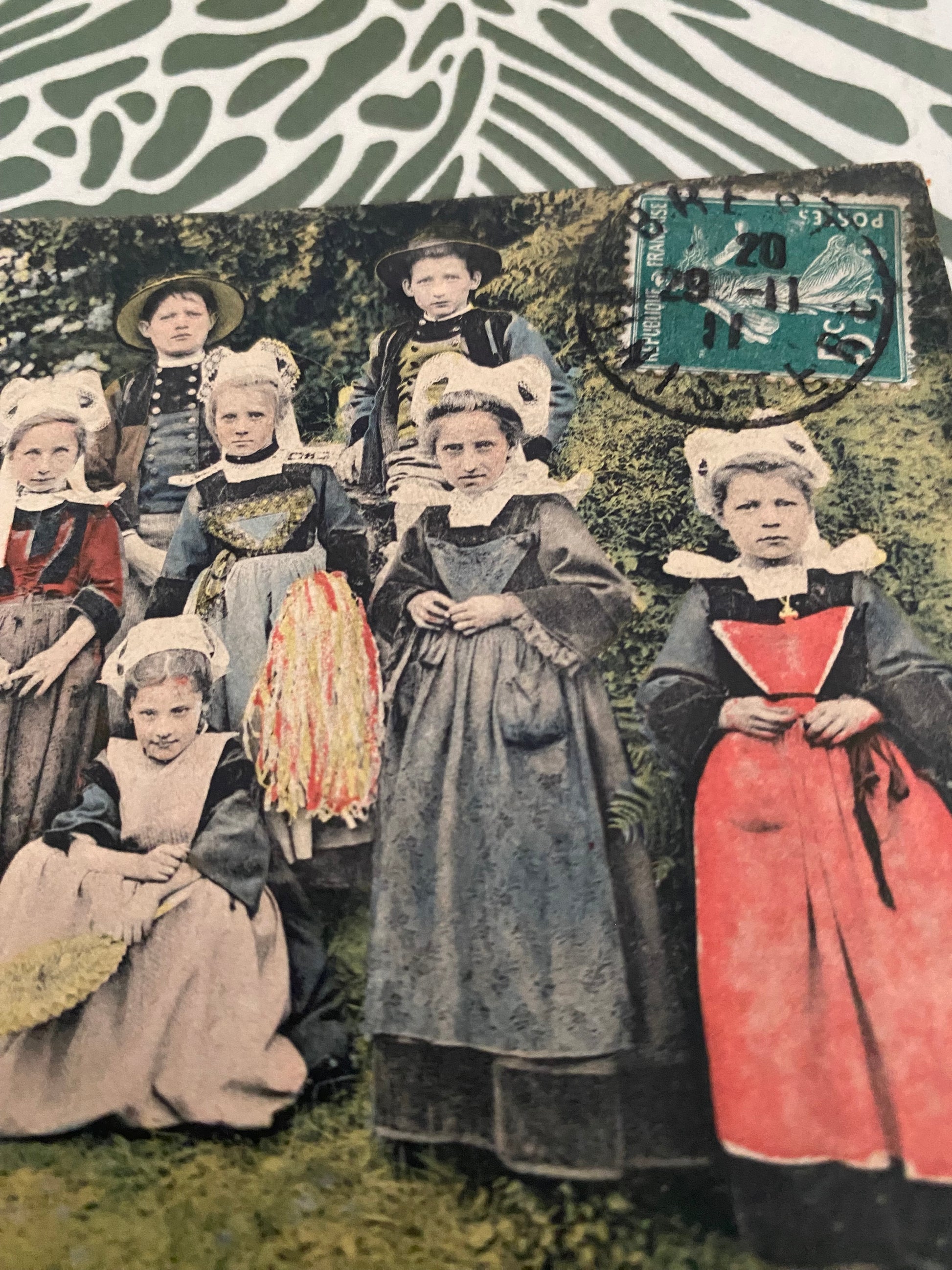 Carte postale ancienne. Coutumes mœurs et costumes Bretons. Pont-Aven