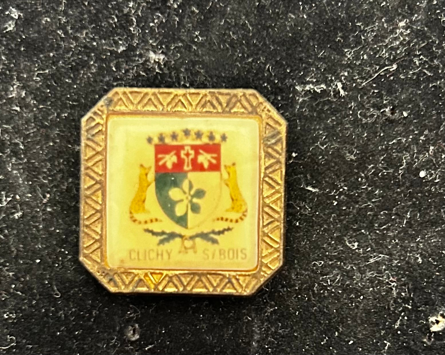 Pin’s ancien Blason Clichy Sous Bois