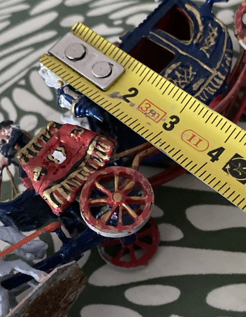 Figurines anciennes CBG Mignot Carrosse Le Sacre de Napoléon en plomb. Petite taille voir Photos