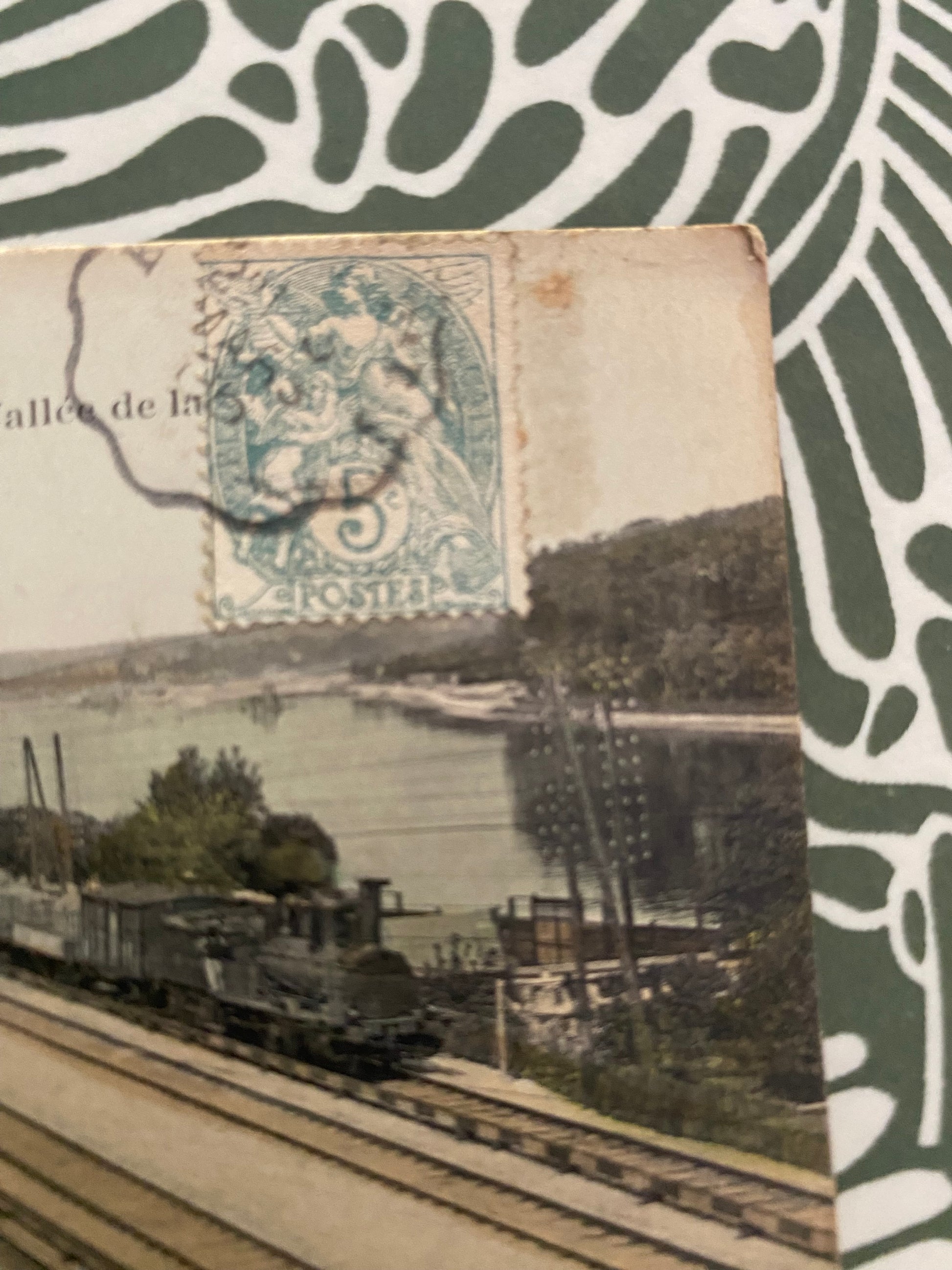 Carte postale ancienne Athis-Mons. Perspective sur la voie.