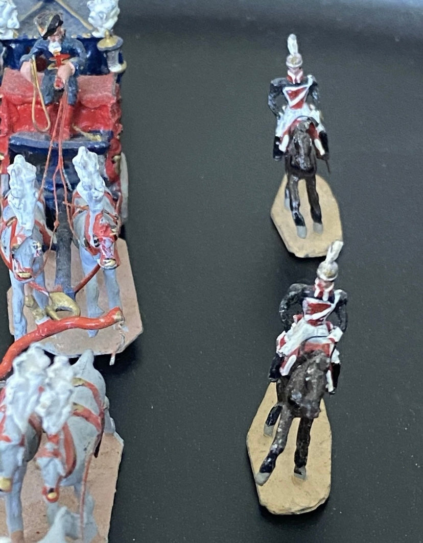 Figurines anciennes CBG Mignot Carrosse Le Sacre de Napoléon en plomb. Petite taille voir Photos