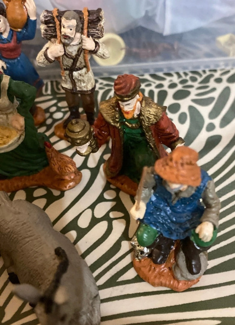 Figurines anciennes personnages de crèche Lot de 13