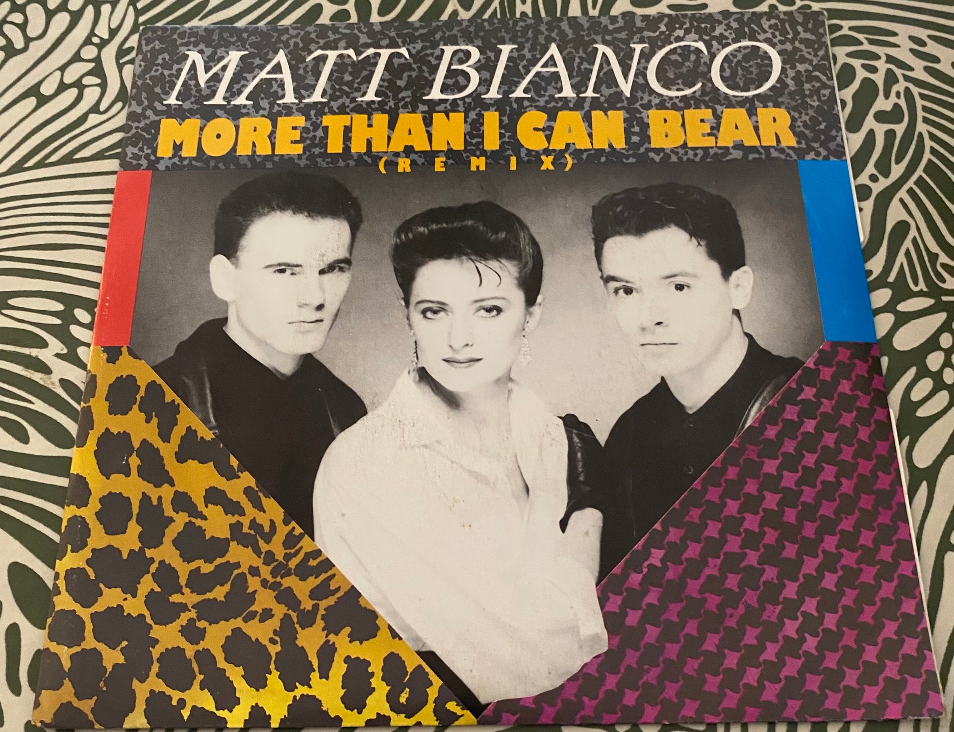 Disque vinyle 45 Tours Matt Bianco. More Than i can bear remix