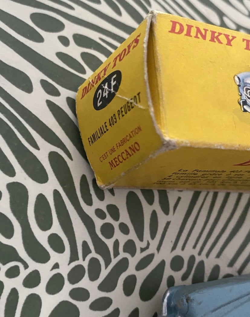 Dinky Toys voiture ancienne Familial 403 Peugeot U5 dans sa boîte d’origine
