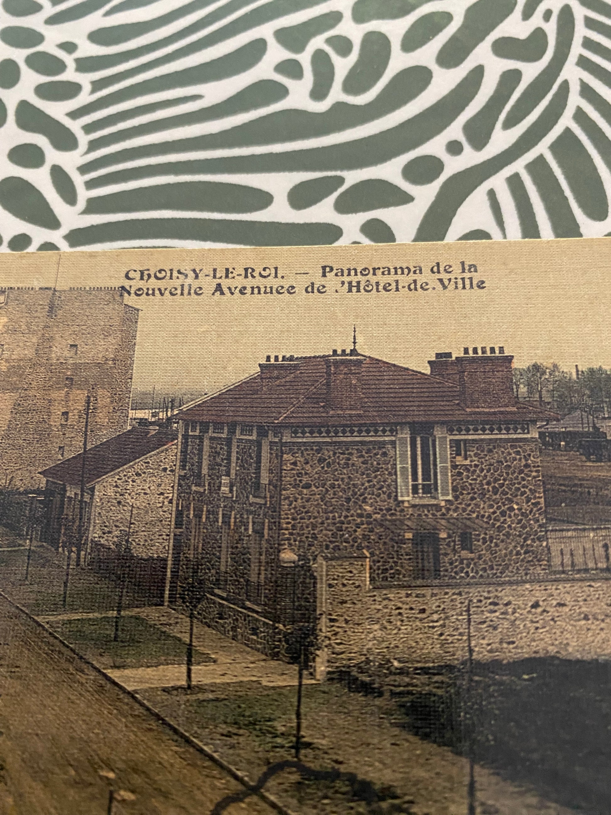 Carte postale ancienne Choisy le roi. Panorama de la nouvelle avenue de l’hôtel de ville
