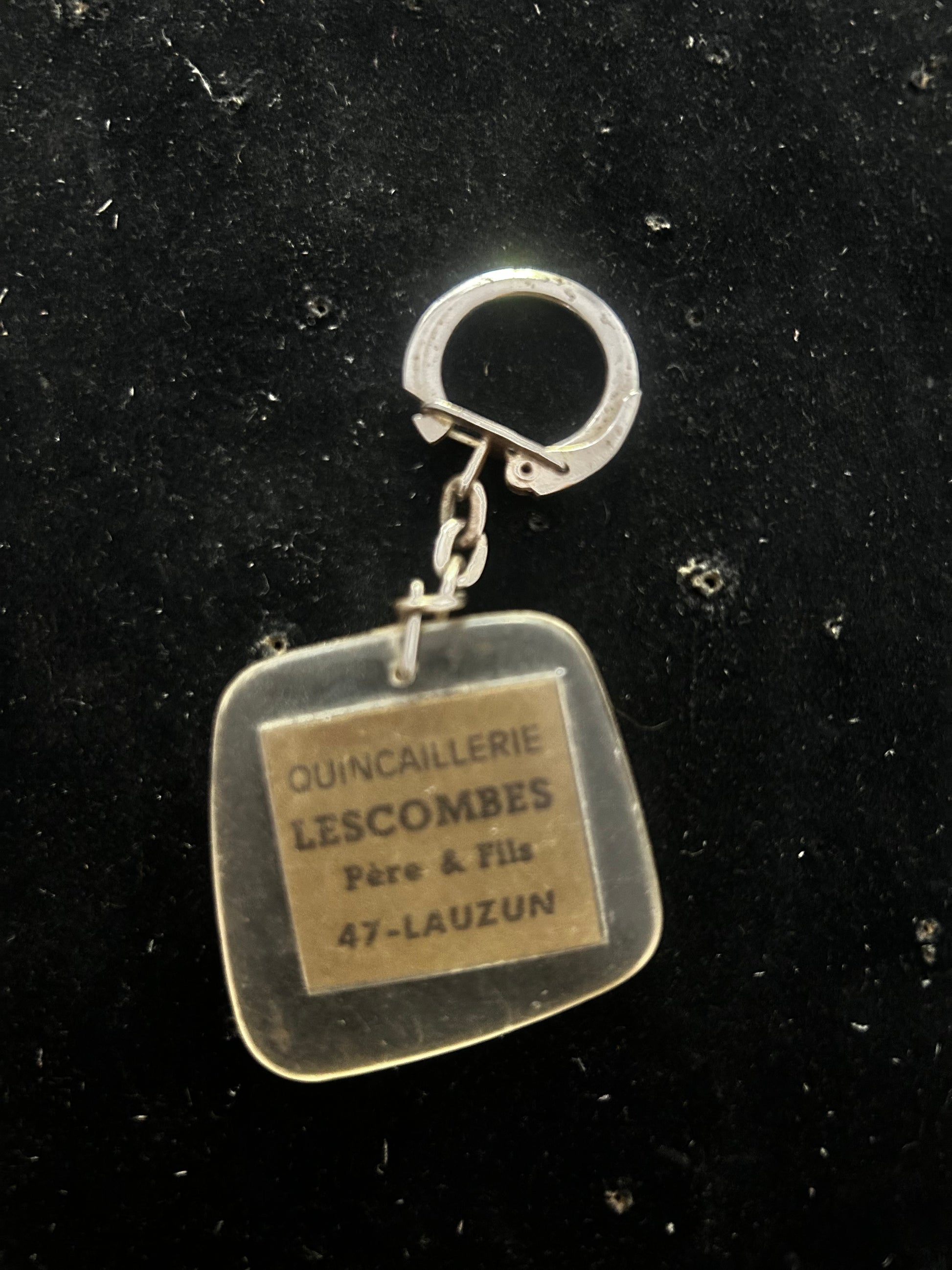 Porte clefs Quincaillerie Lescombes père et fils