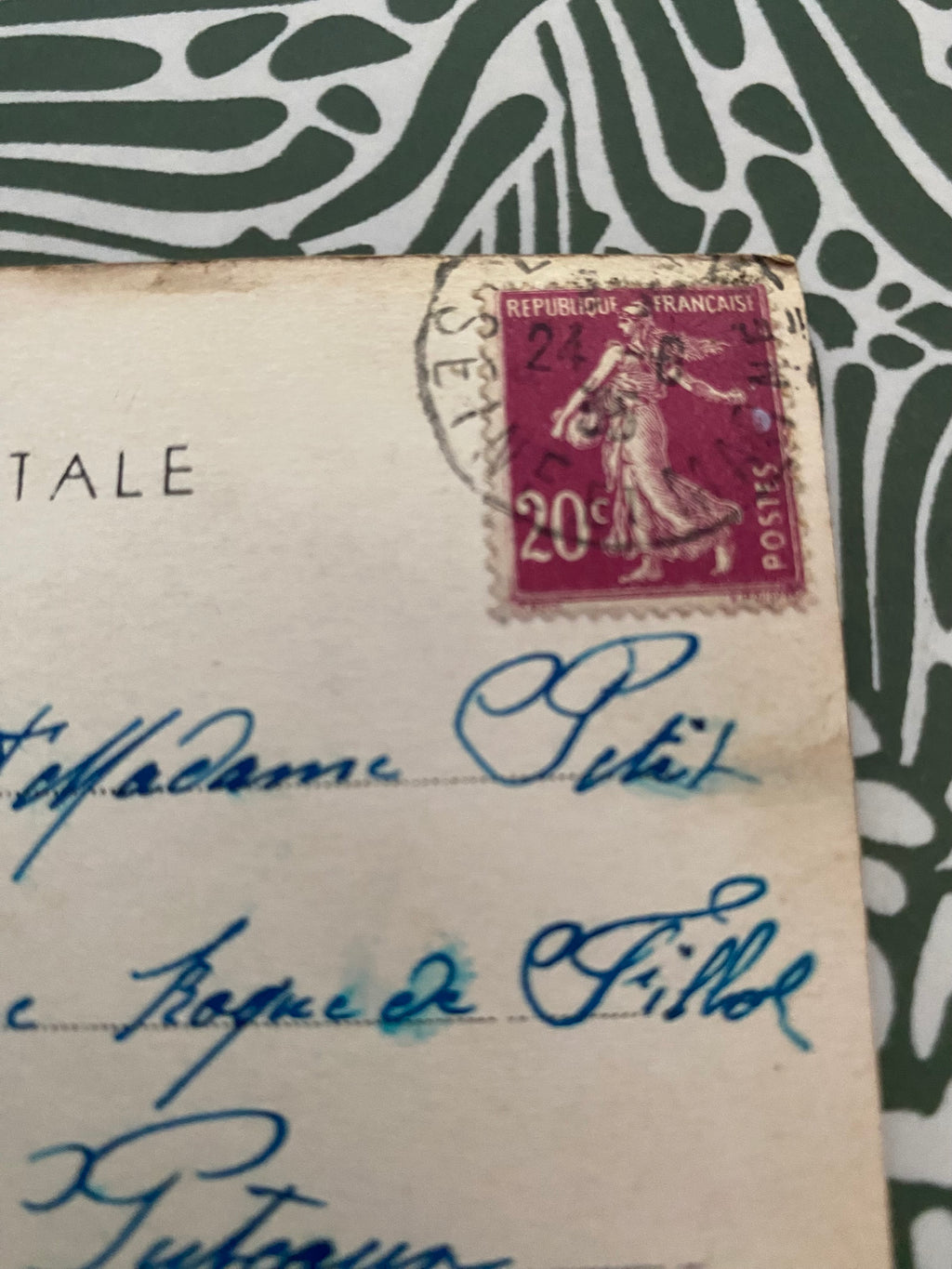 Carte postale ancienne Coupvray. Grande rue Saint Denis