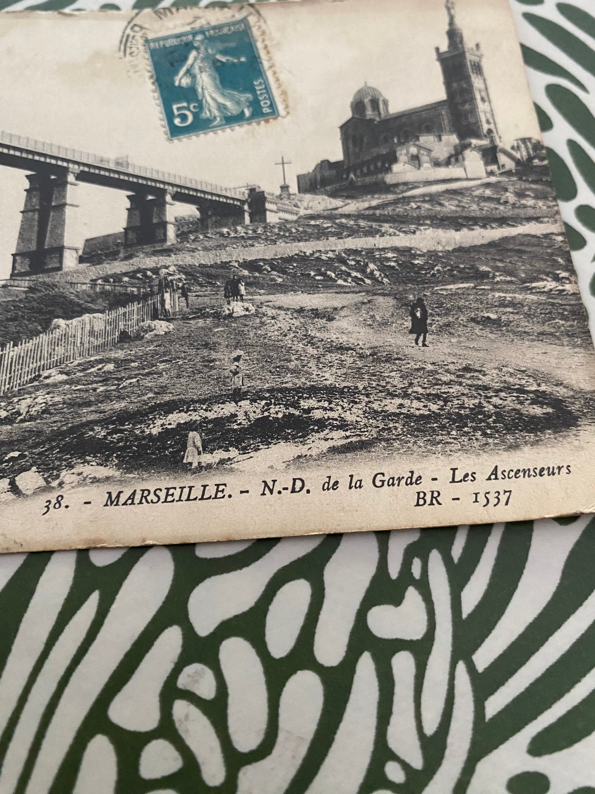Carte postale ancienne. Marseille Notre dame de la garde. Les ascenseurs