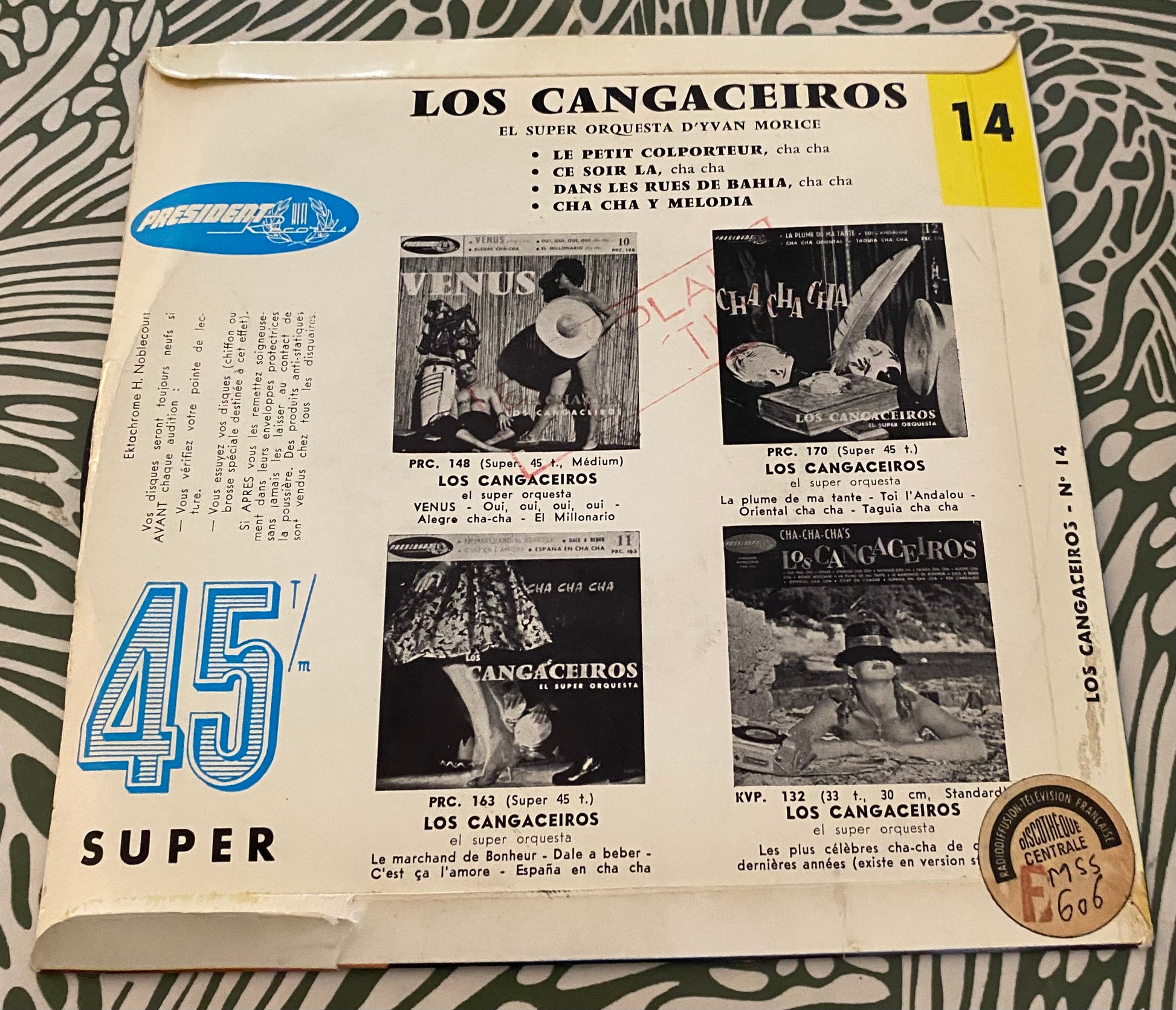Disque vinyle 45 Tours Los Cangaceiros. Le petit colporteur