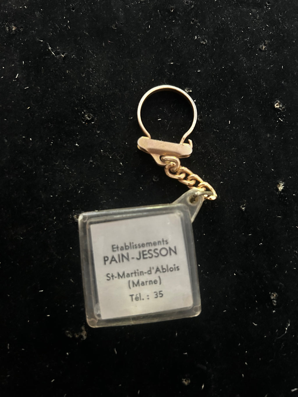 Porte clés Carré de l’est. Établissements Pain-Jesson.