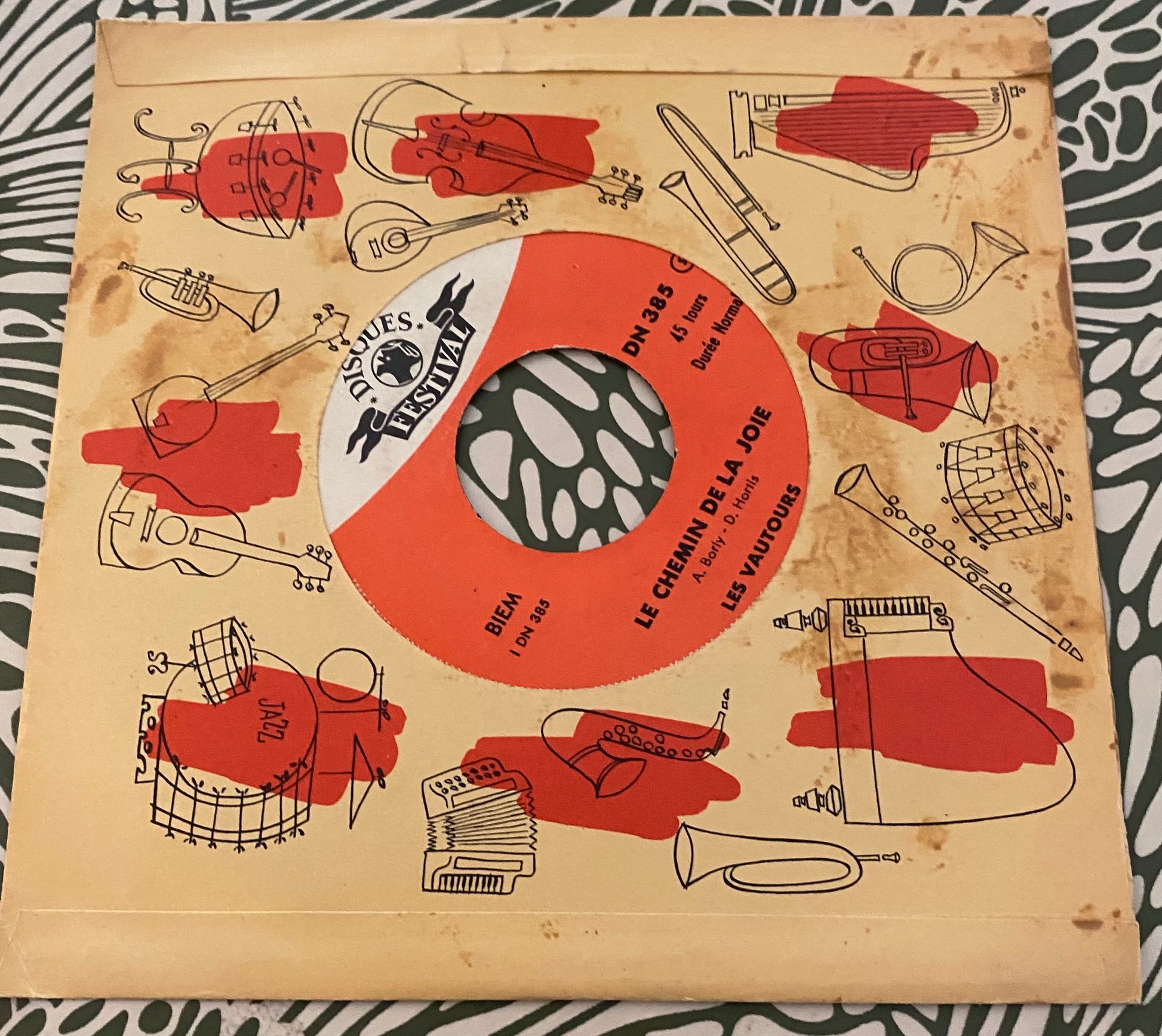 Disque vinyle 45 tours Les vautours. Le chemin de la joie