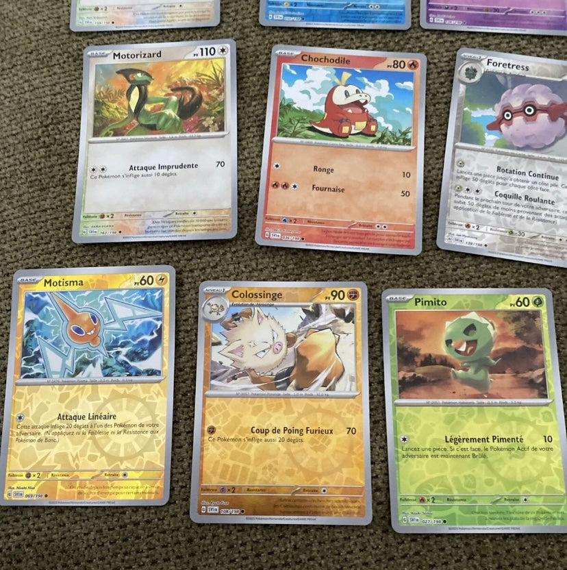 Cartes de collection Pokémon HOLO Lot de 37 divers. Sorties des boosters