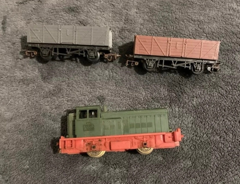 Locomotive ancien SNCF Y51130 plus 2 wagons