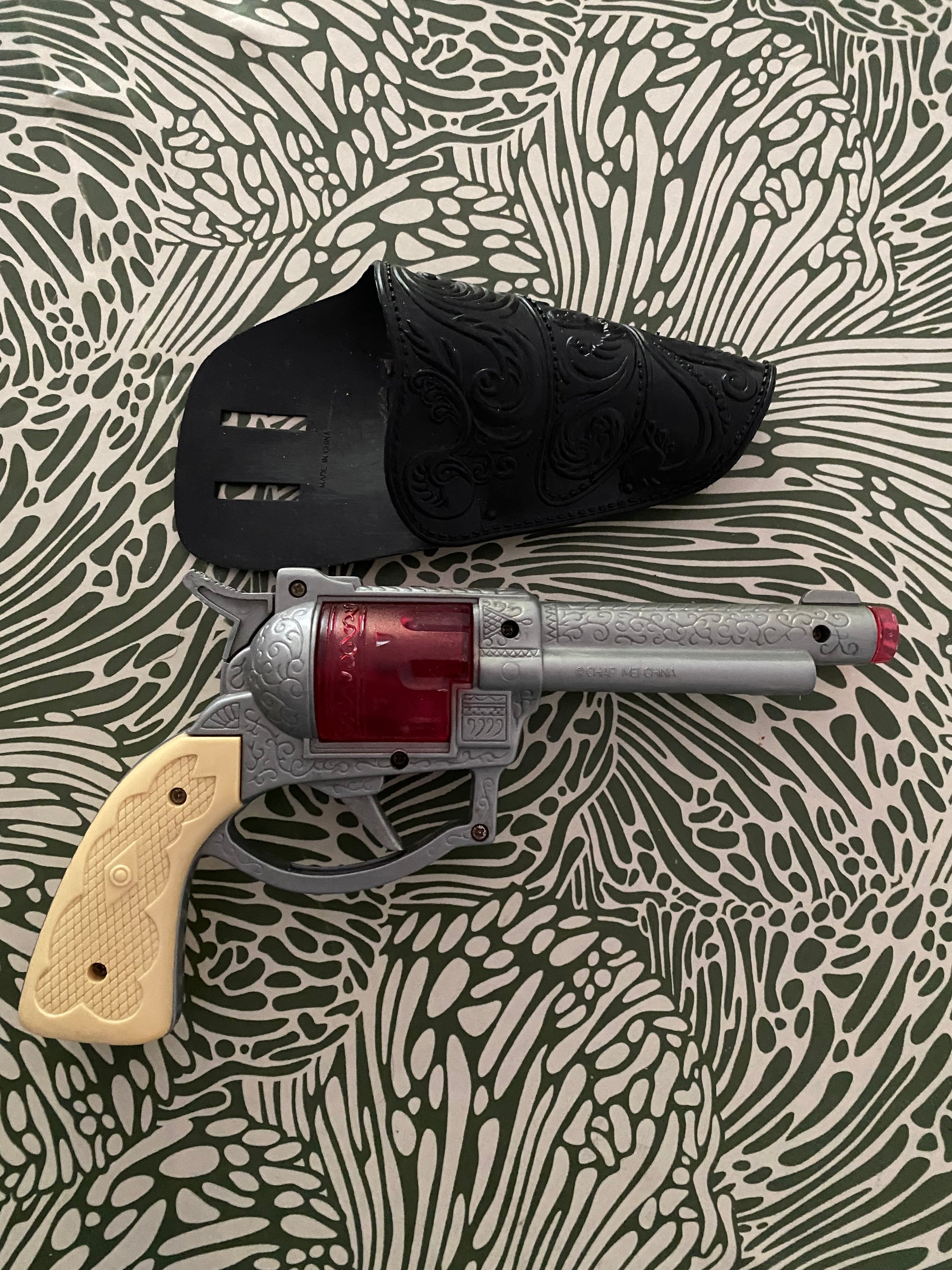 Jouet ancien. Pistols cowboy. Made in China.