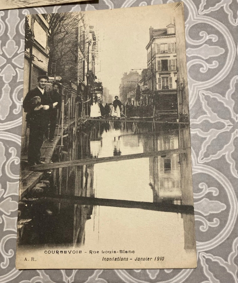 Cartes postales anciennes Courbevoie inondations de Janvier 1910 Lot de 7