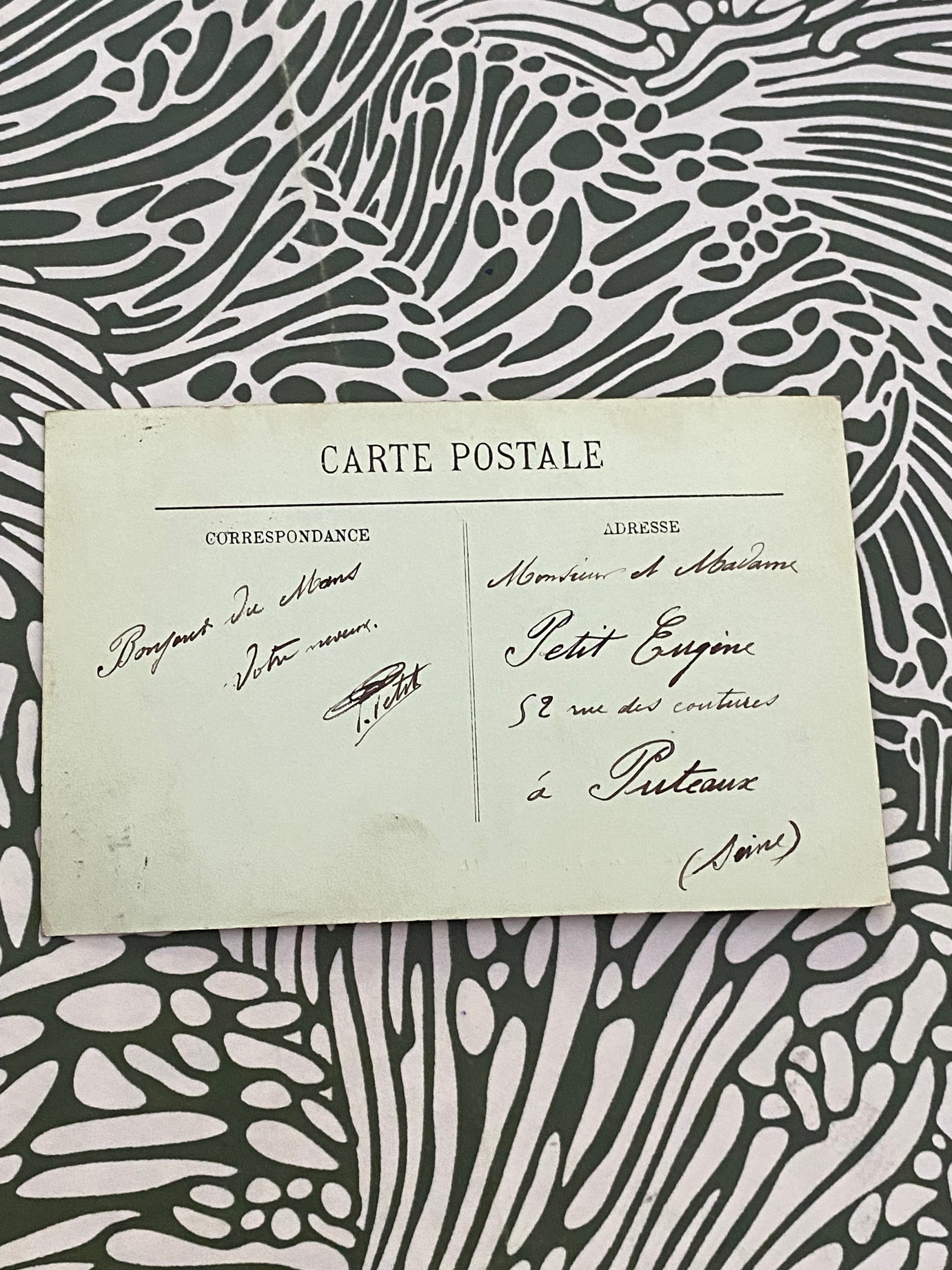 Carte postale ancienne. Le Mans. La place de la république. LL