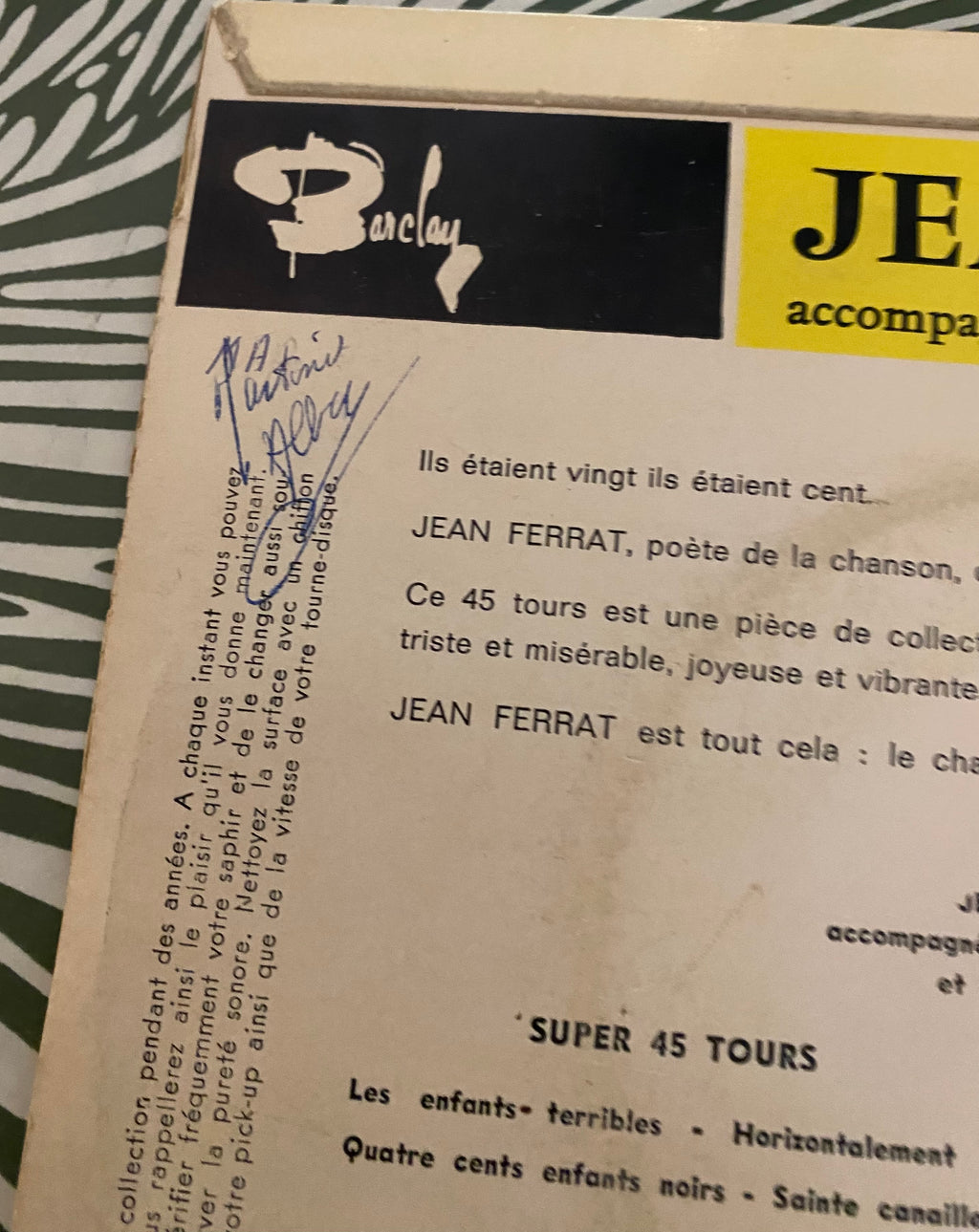 Disque vinyle 45 Tours Jean Ferrat. C est beau la vie