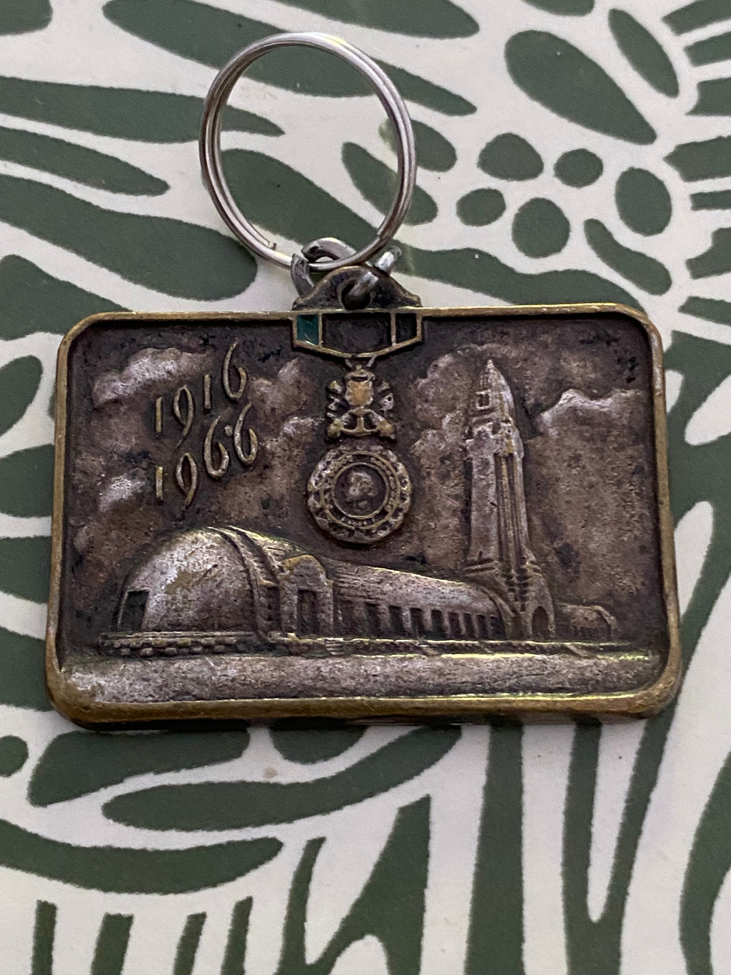 Porte clefs ancien. Congrès des médailles militaires 1966
