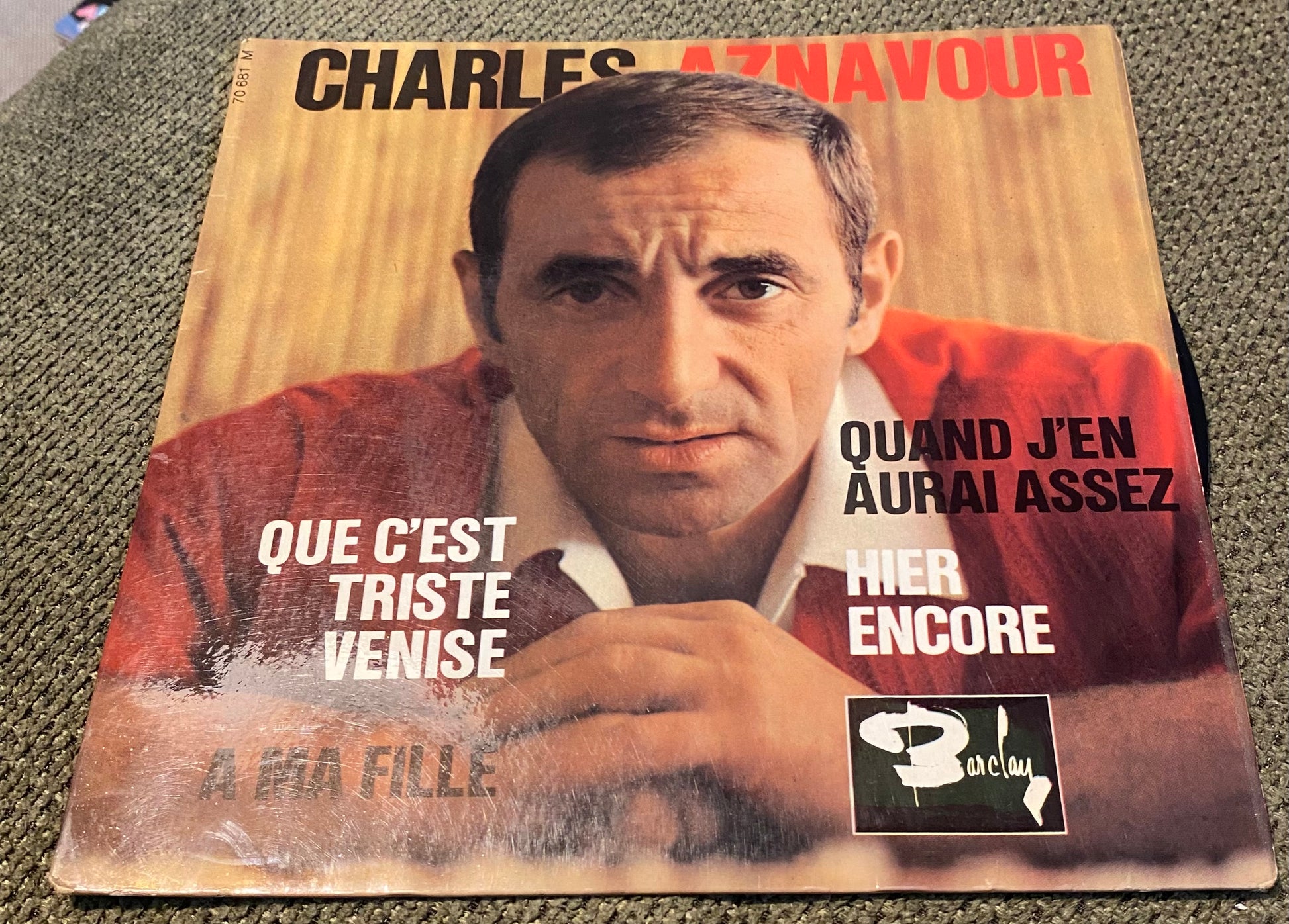 Disque vinyle 45 tours Charles Aznavour. Que c’est triste Venise