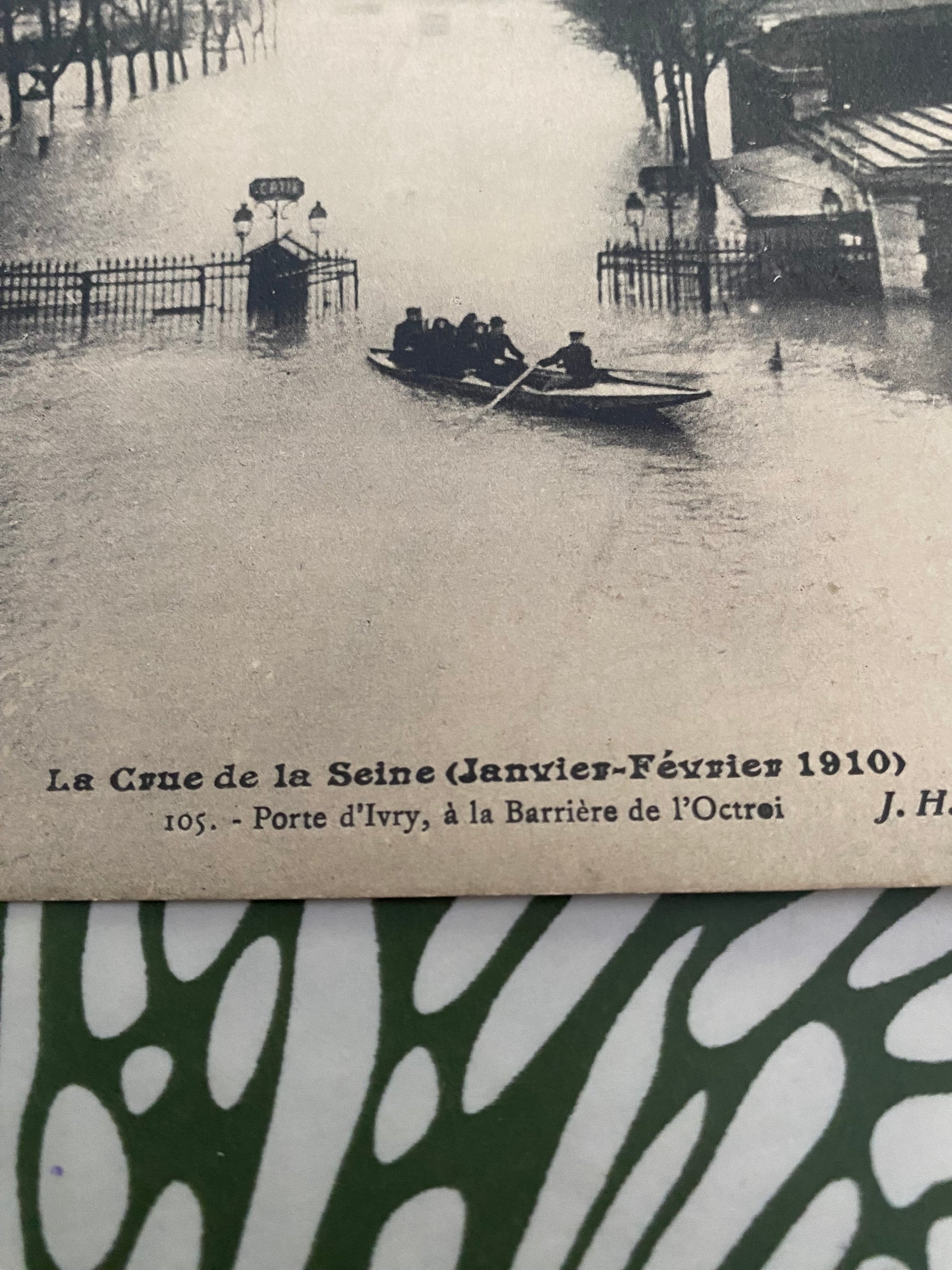 Carte postale ancienne Porte d’Ivry. La crue de la Seine. Janvier février 1910