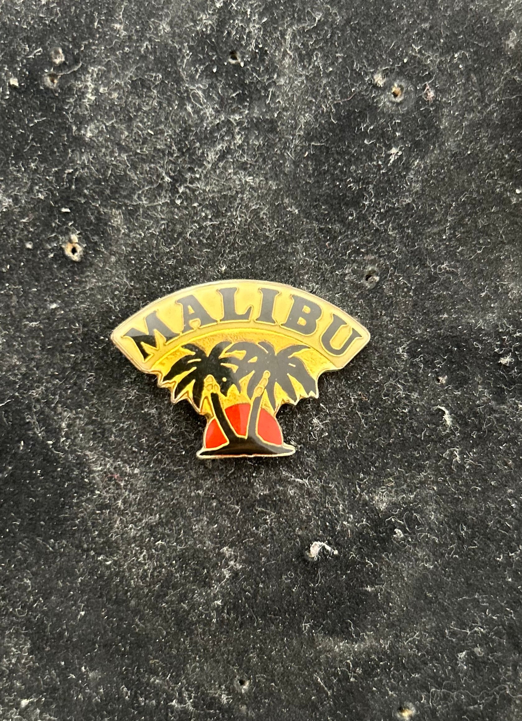 Pin’s de collection ancien Alcool Malibu
