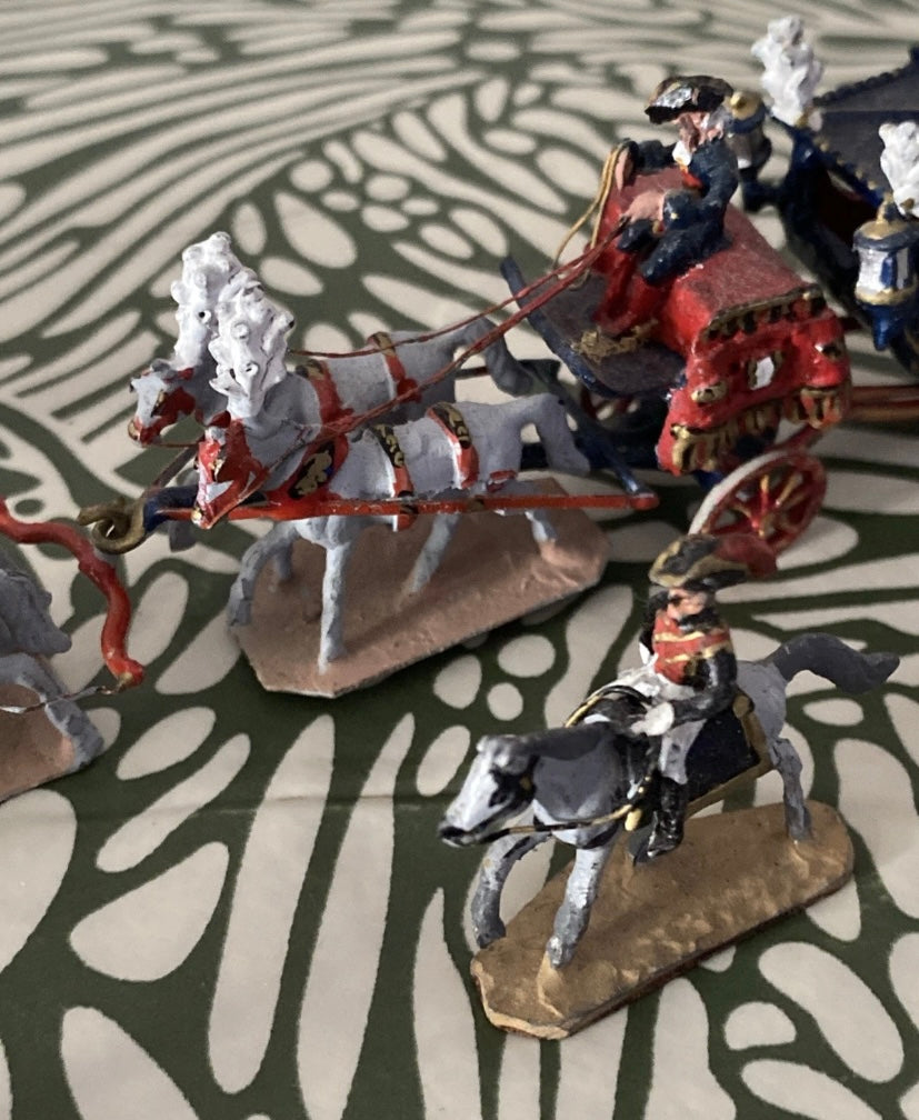 Figurines anciennes CBG Mignot Carrosse Le Sacre de Napoléon en plomb. Petite taille voir Photos