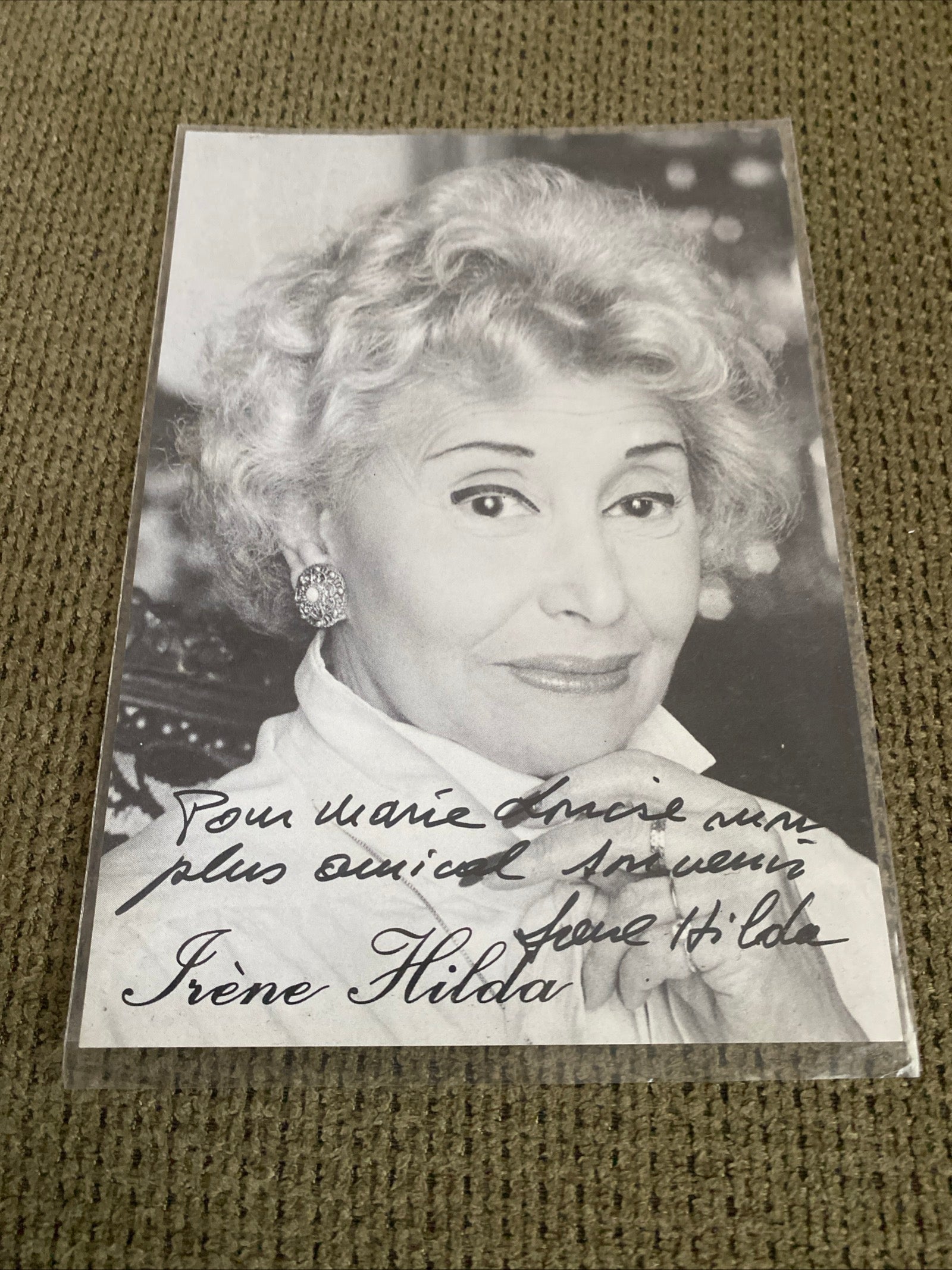 Carte postale photo dédicacée Irene Hilda