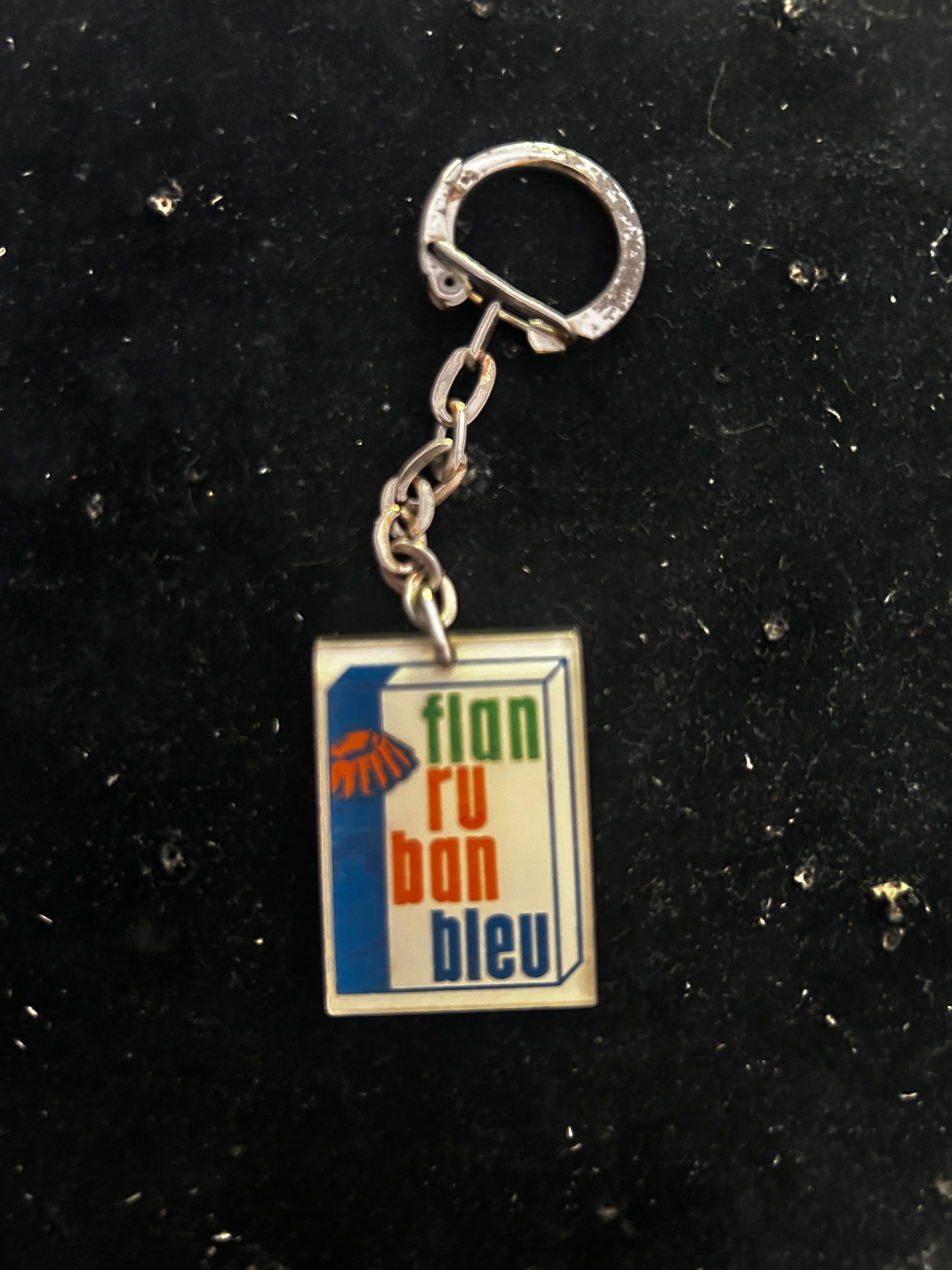 Porte clés ancien Flan Ruban Bleu