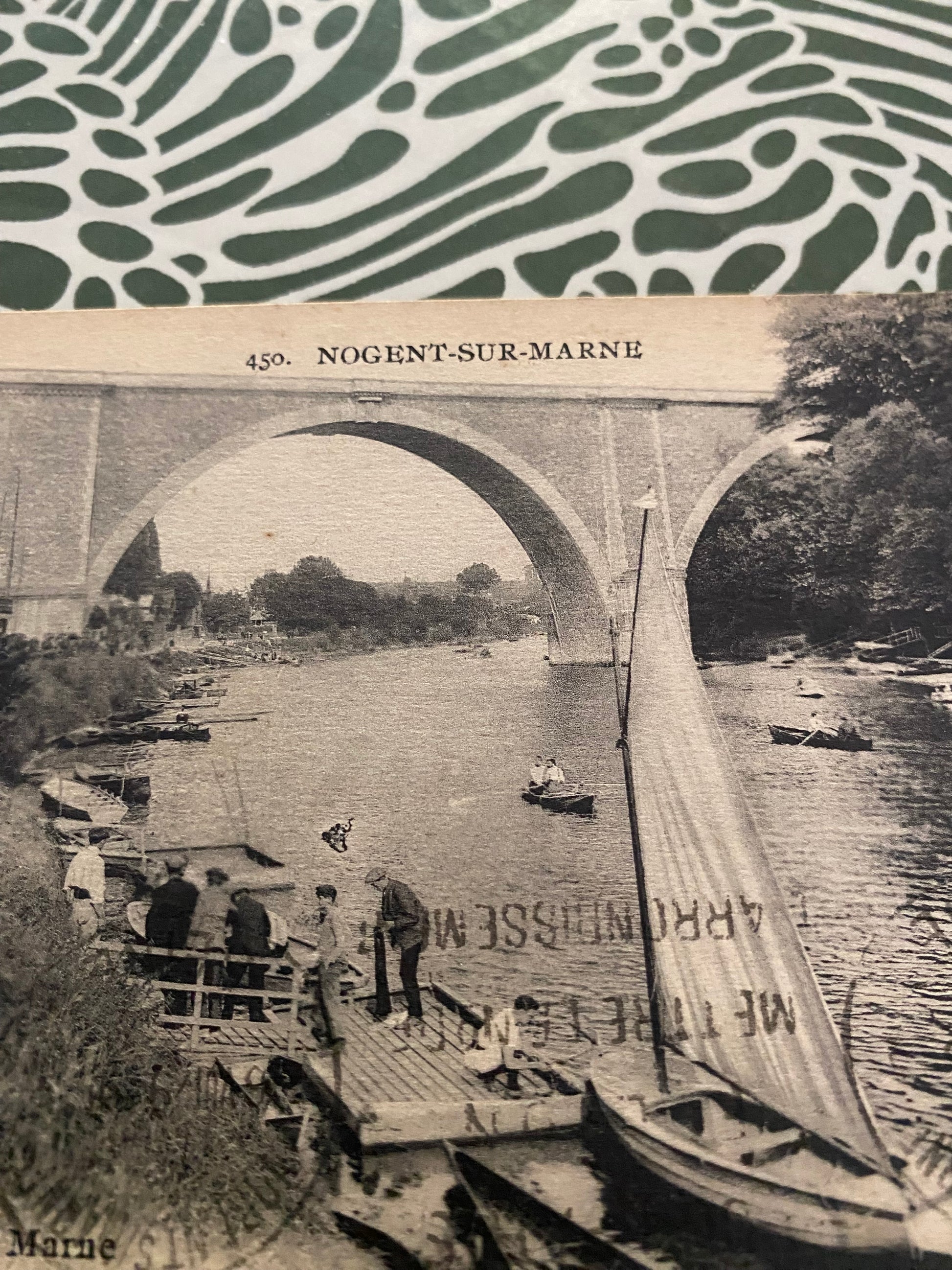Carte postale ancienne. Nogent sur Marne. Les bords de la Marne. Le viaduc et l’île des loups