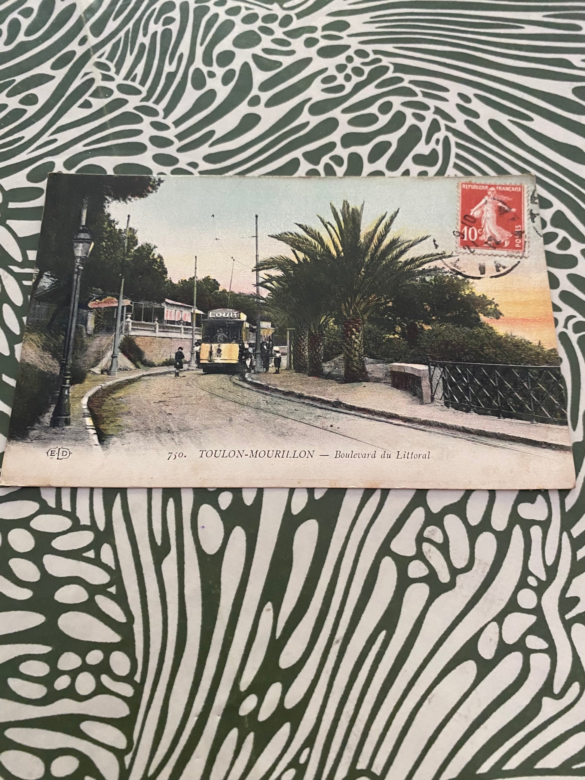 Carte postale ancienne Toulon-Mourillon. Boulevard du Littoral