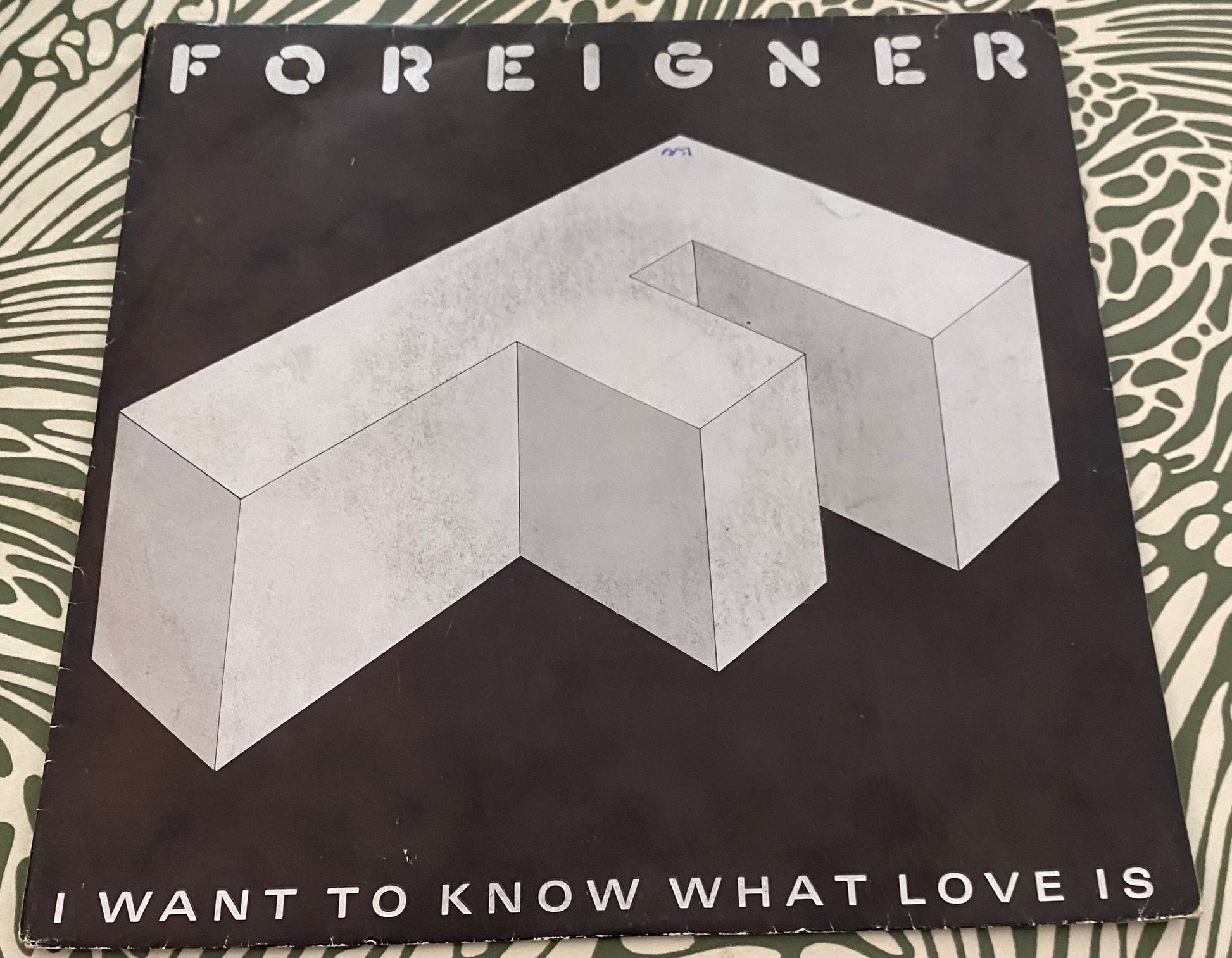Disque vinyle 45 tours Foreigner. I want to know What love