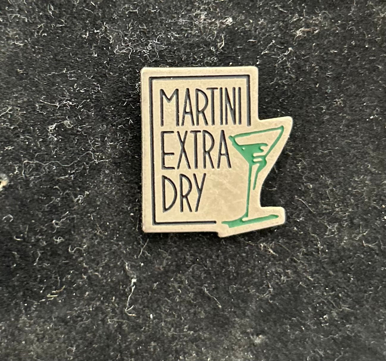 Pin’s de collection ancien Martini Extra Dry