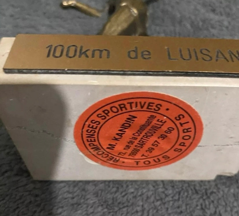 Trophée coupe course 100 kilomètres Luisant
