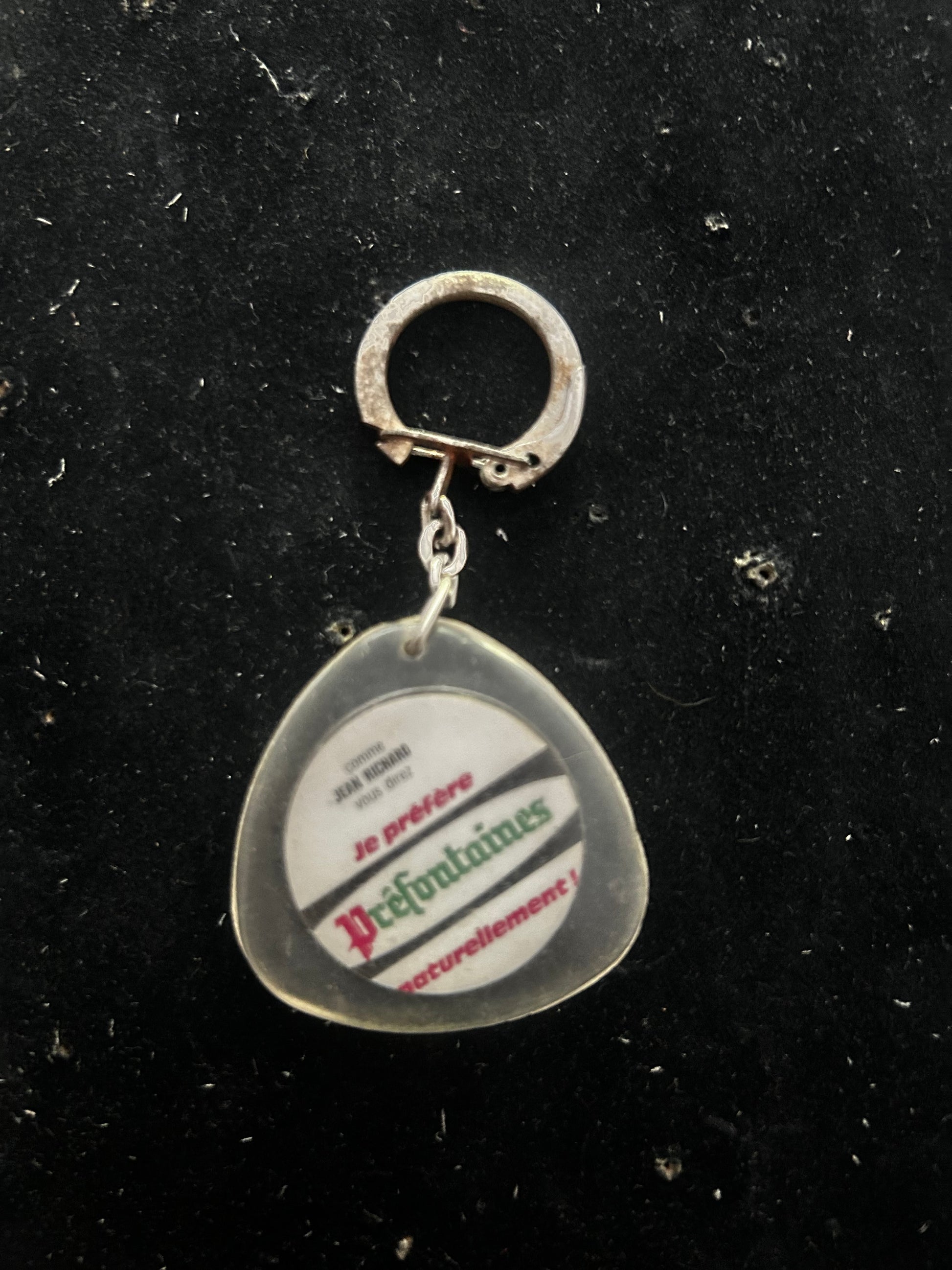 Porte clefs. Comme Jean Richard vous direz je préfère Prefontaines