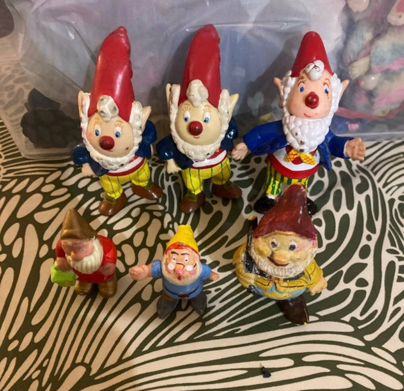Figurines anciennes nains et autres Disney. Lot de 6
